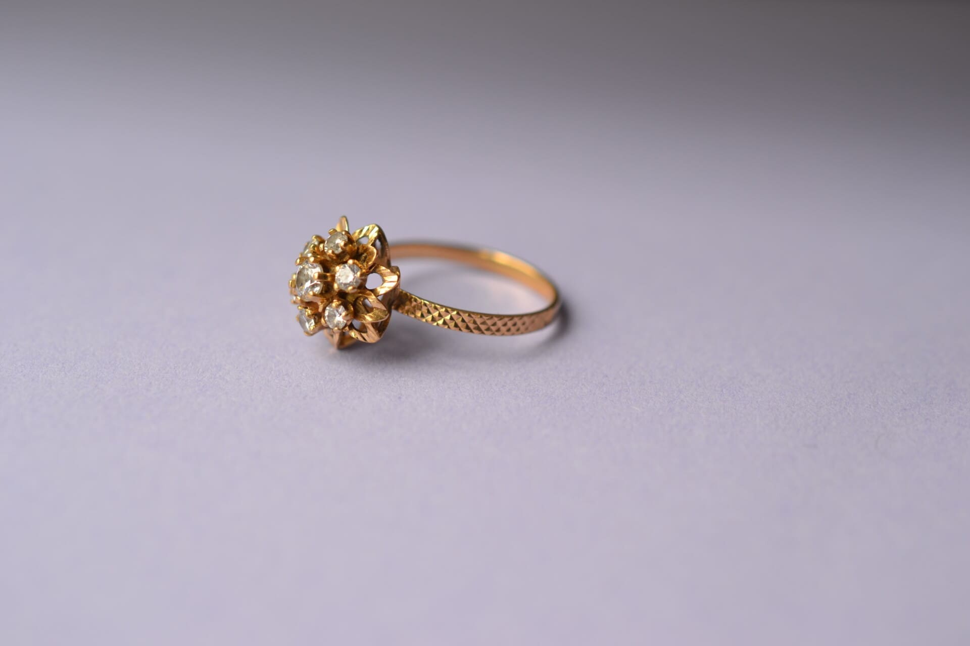 Bague Fleur anneau ciselé