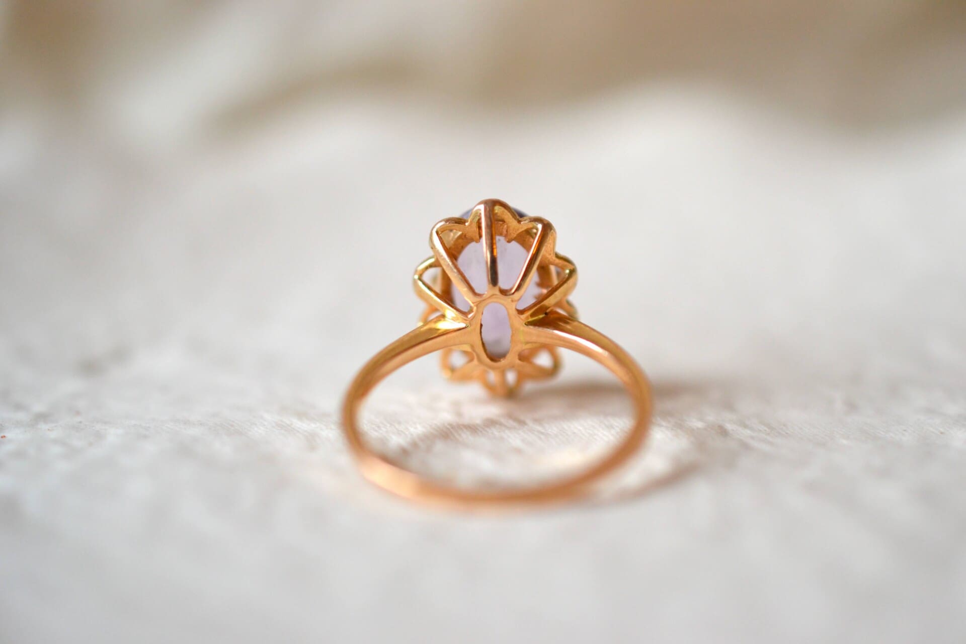 Bague Améthyste décor fleur ajouré