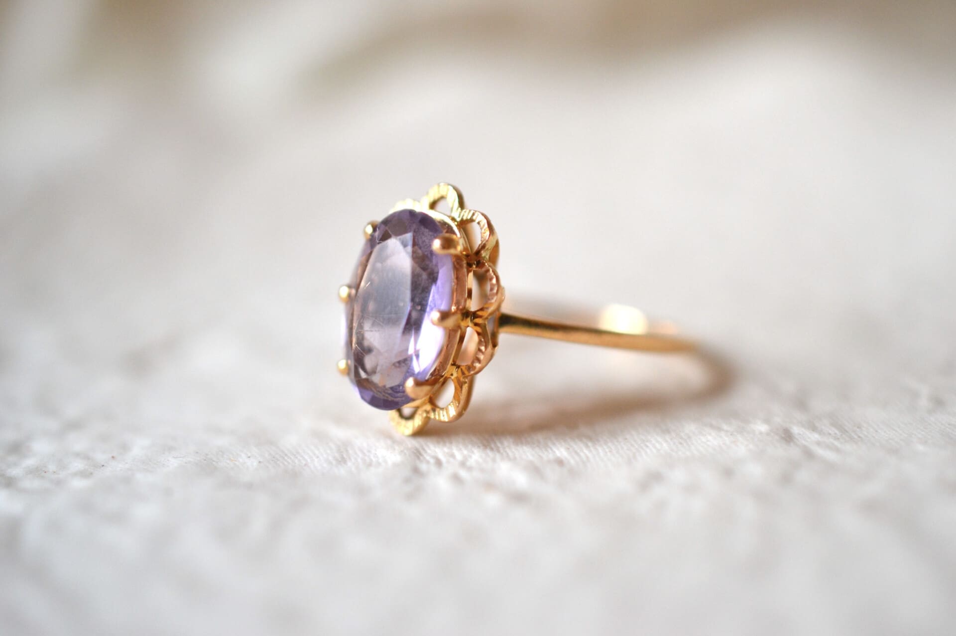 Bague Améthyste décor fleur ajouré