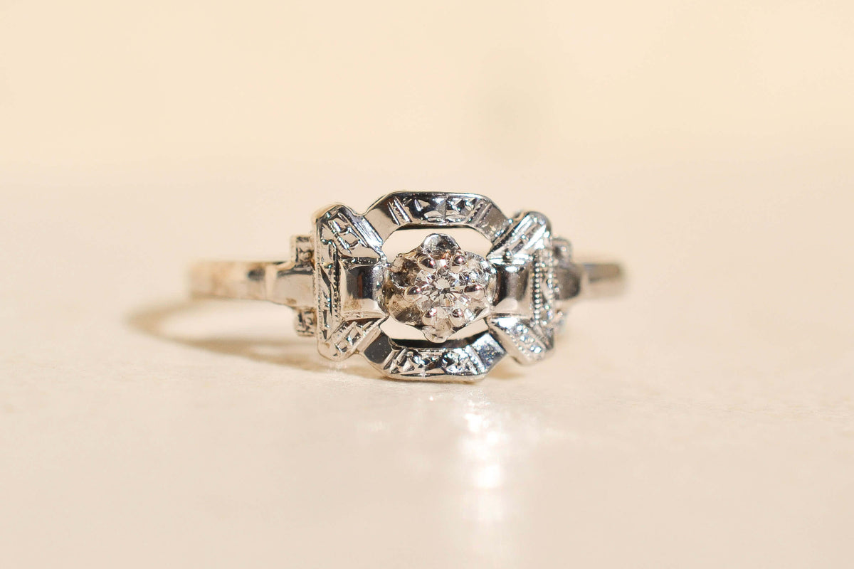 Bague Art Déco à monture ajourée