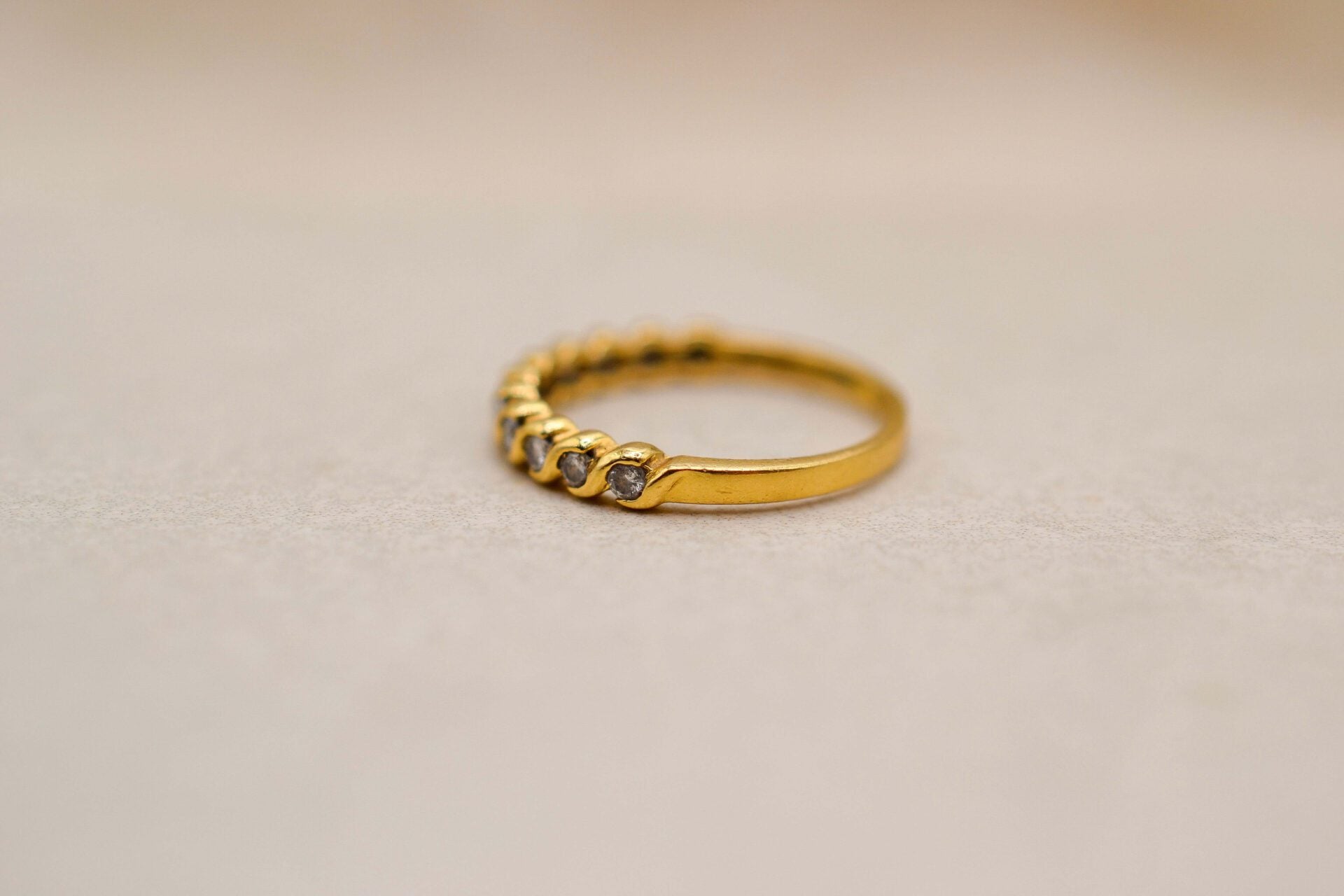 Bague anneau Or jaune et Diamant
