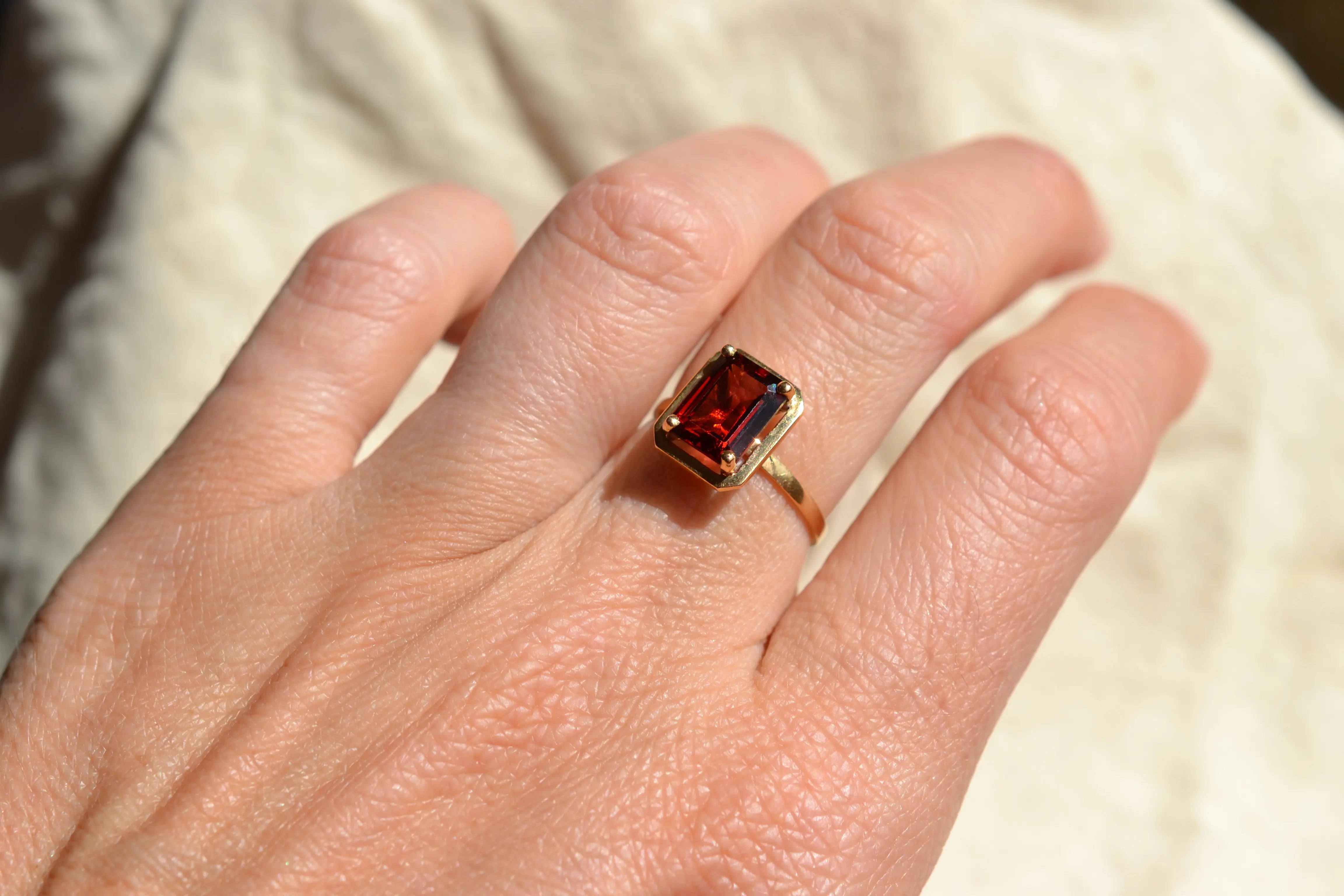 Bague Grenat taille emeraude