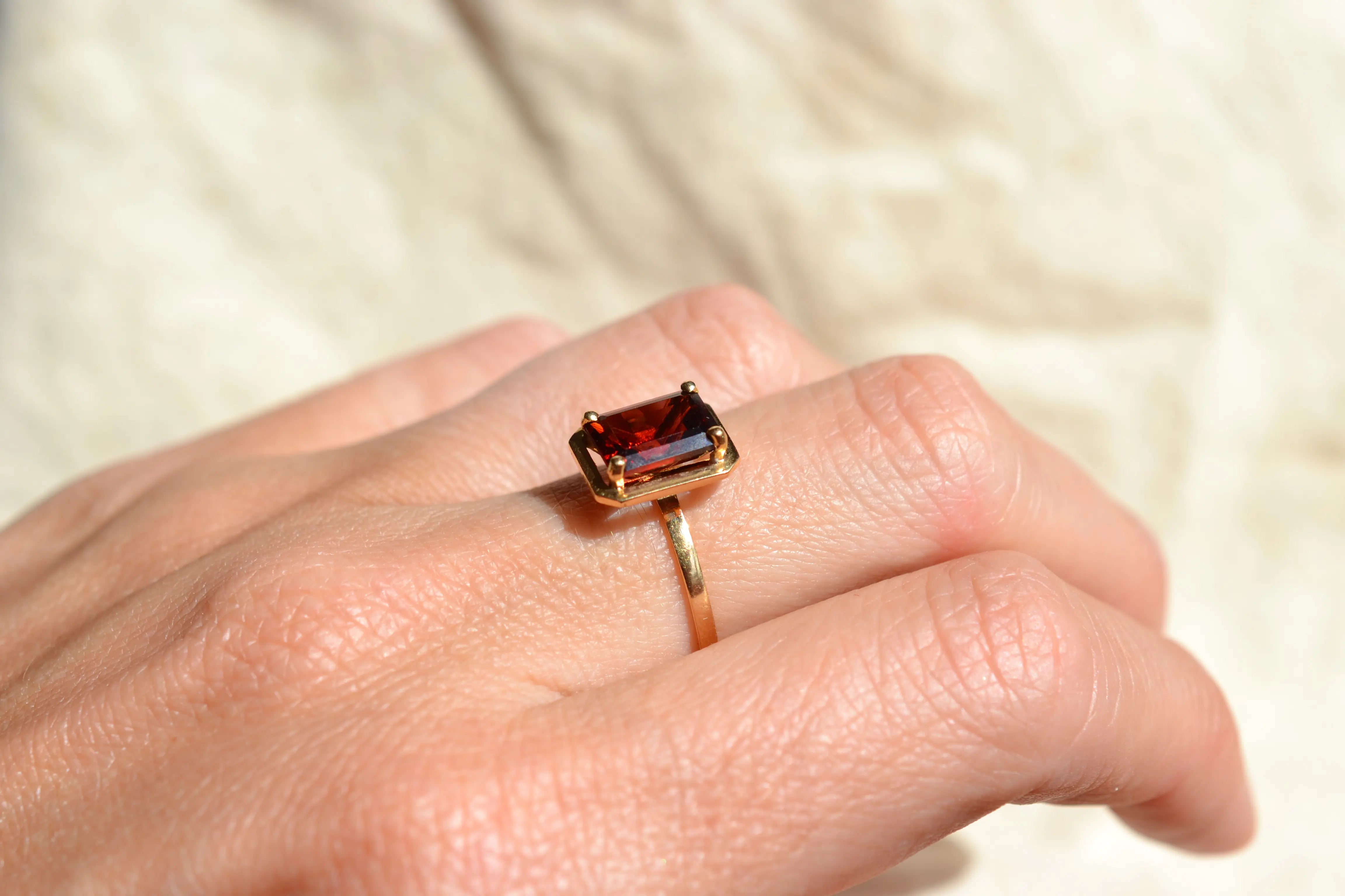 Bague Grenat taille emeraude