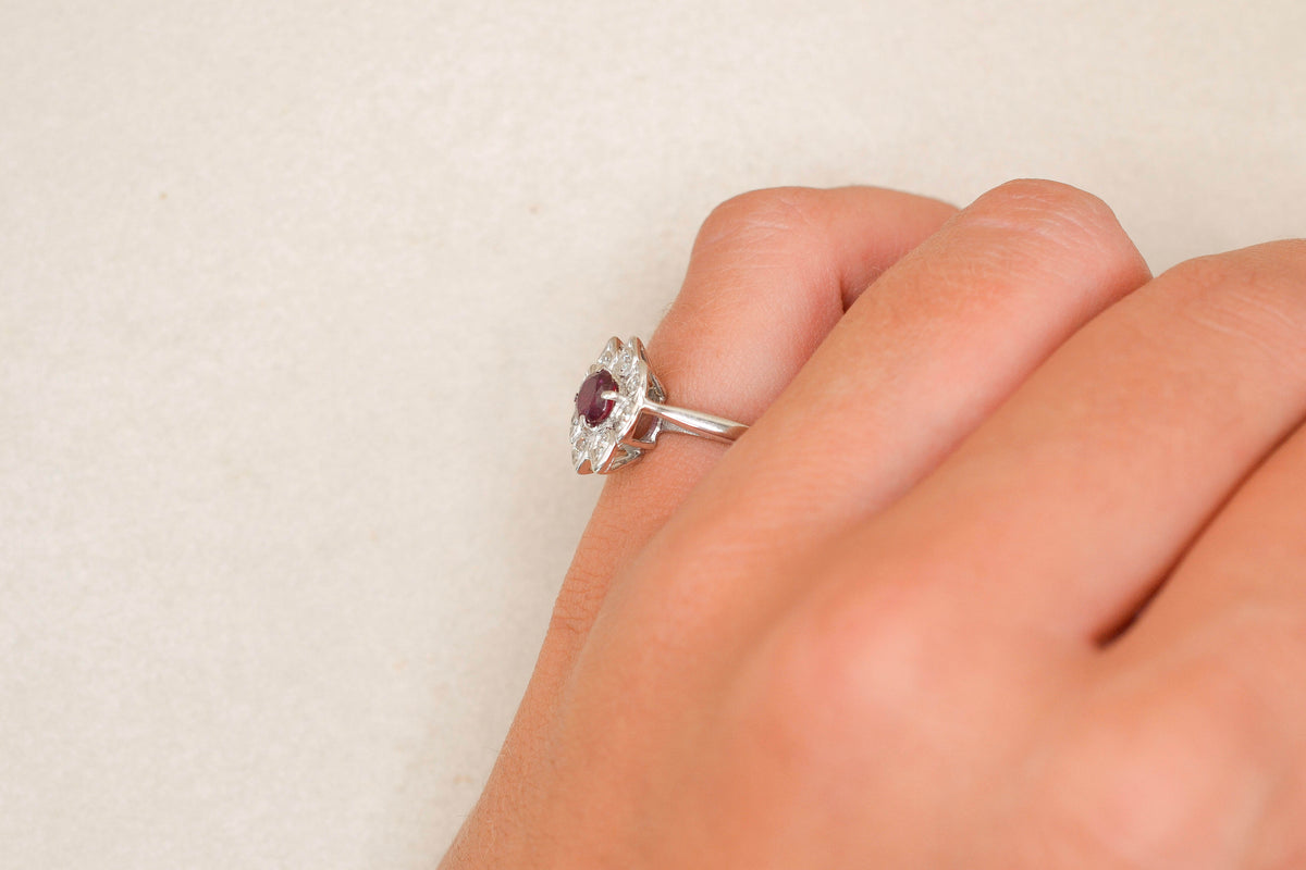 Bague Marguerite navette Rubis Diamants
