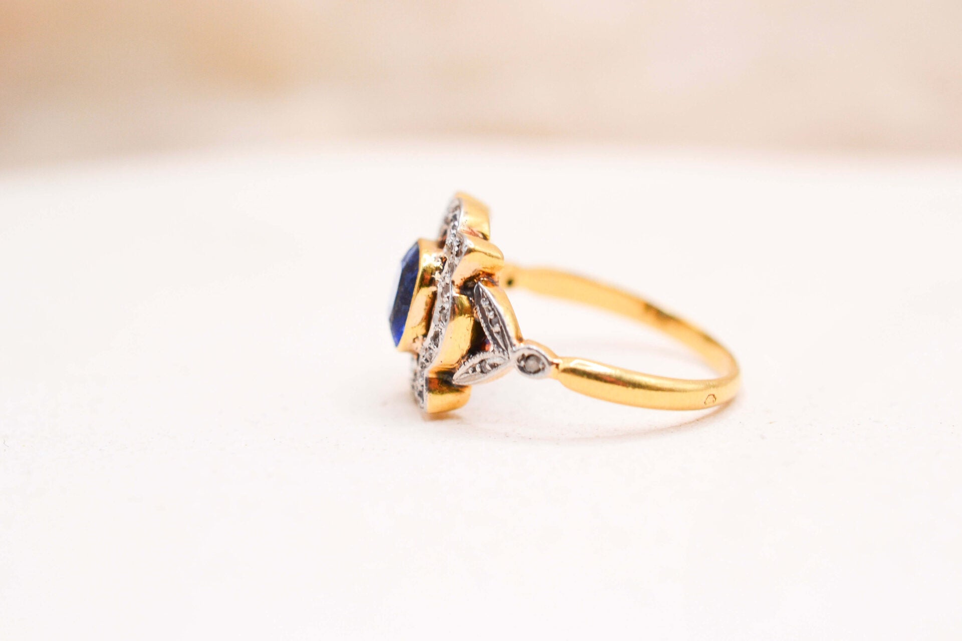 Bague Doublet Grenat & Diamants Polylobée