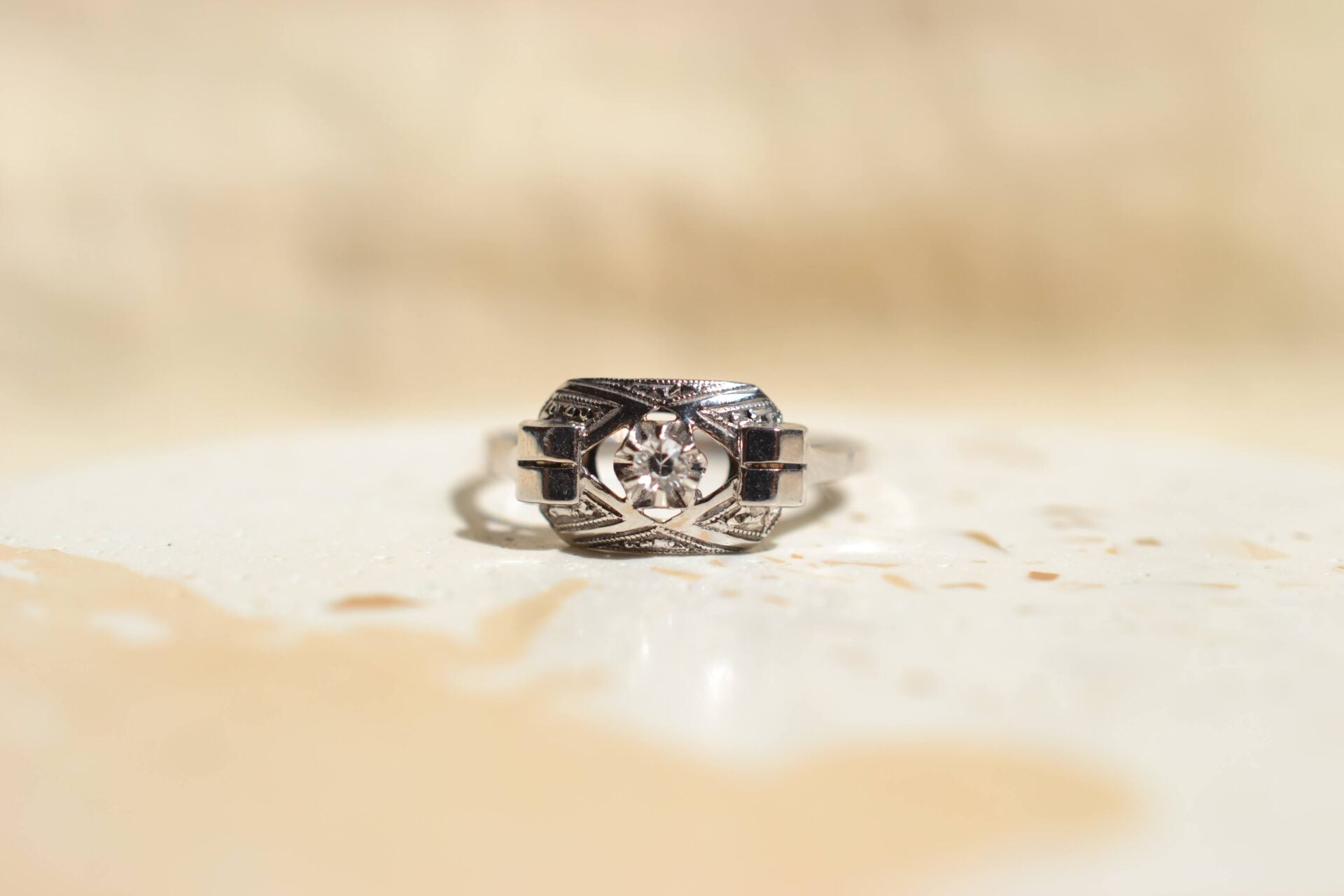 Bague Art Déco Oxyde monture ajourée losange