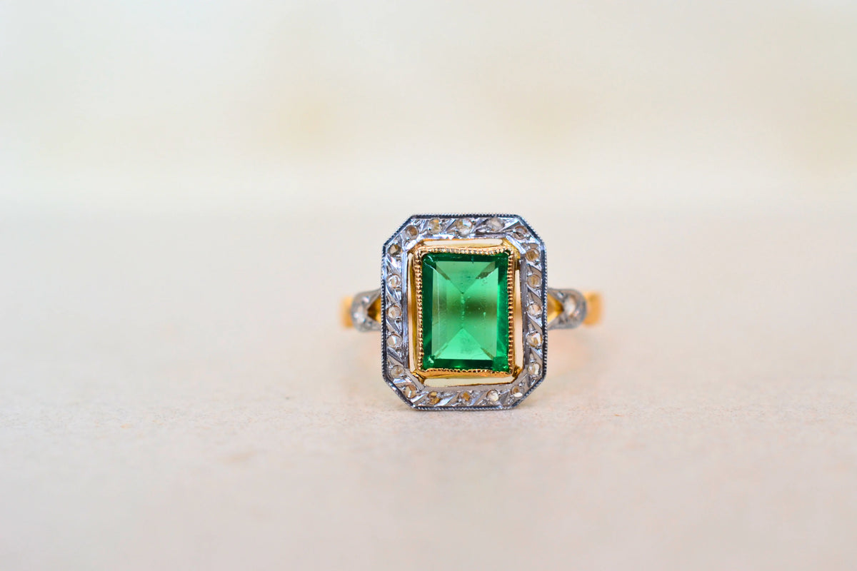 Bague octogonale 2 Ors Diamants pierre verte