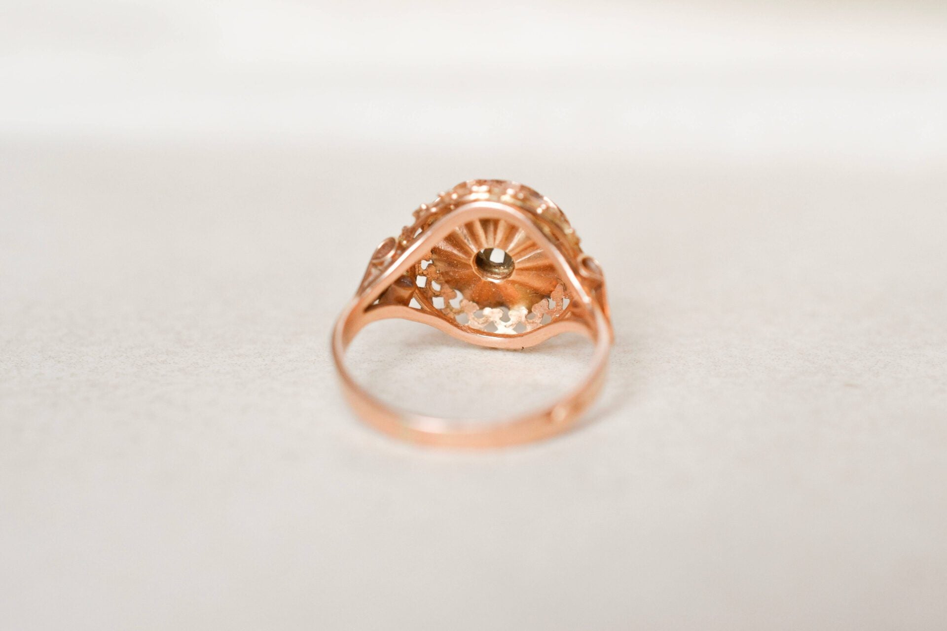 Bague Fleur milieu XXe Or rose oxyde