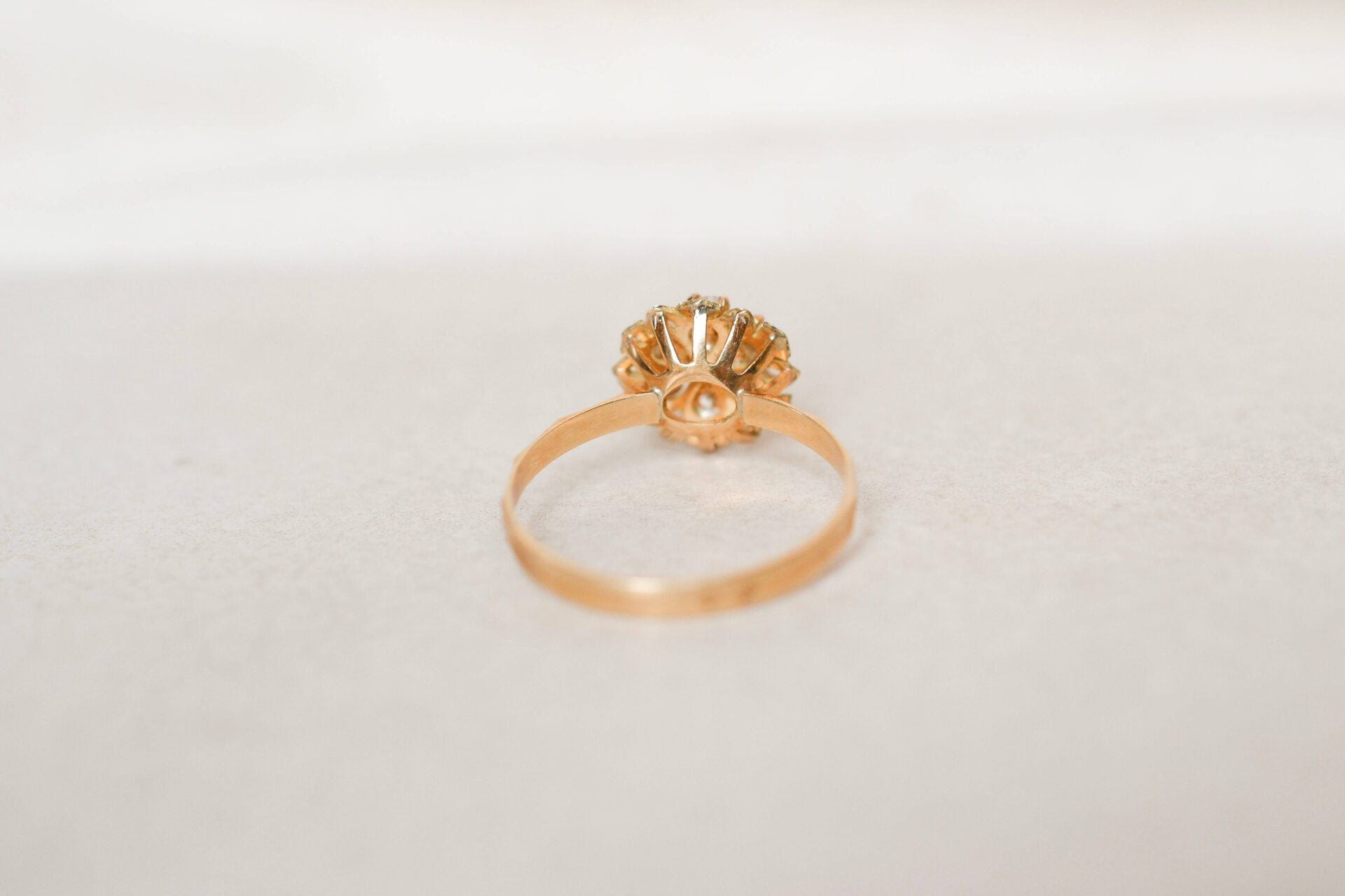 Bague Fleur Vintage 7 pierres blanches