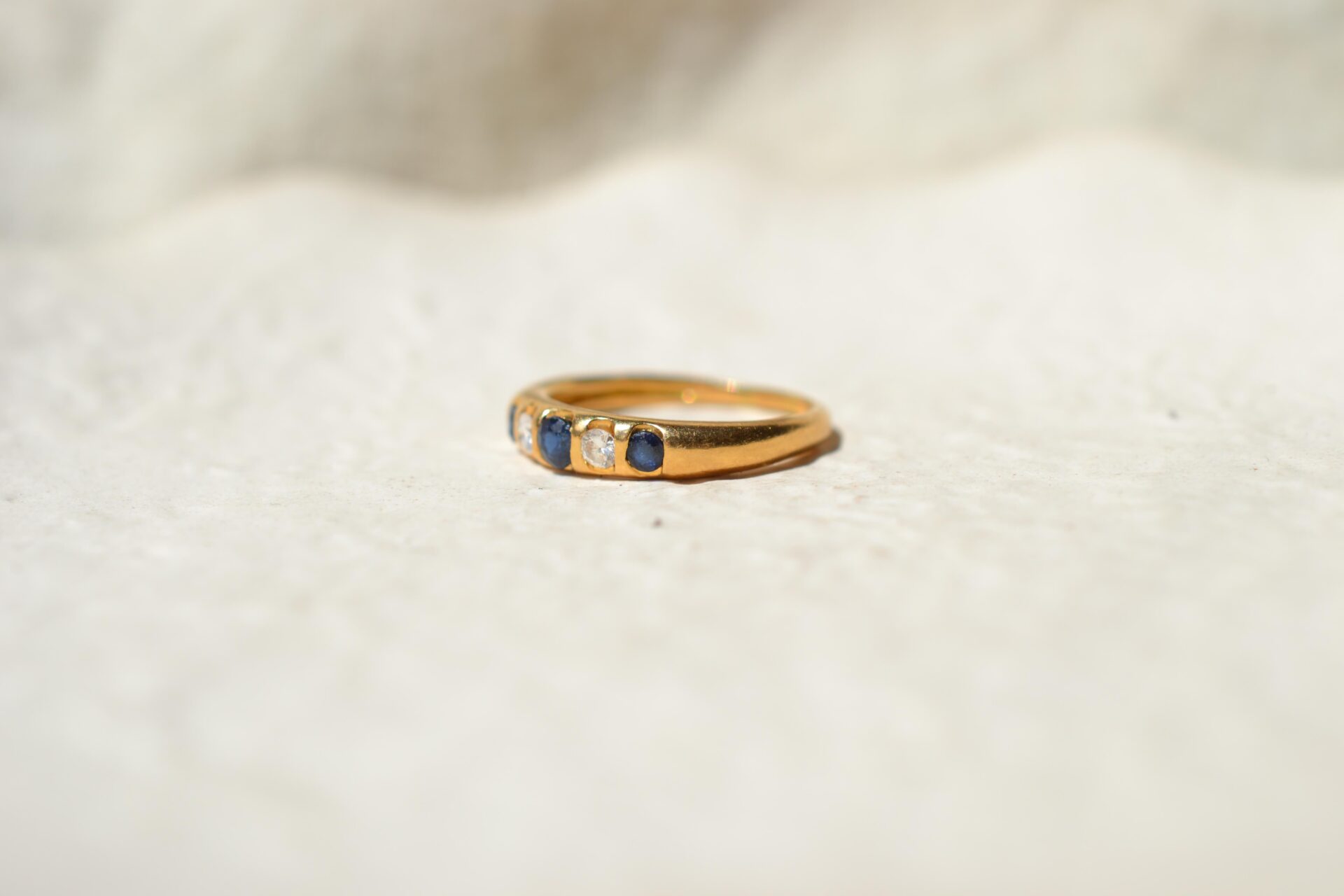 Bague jarretière Saphirs Diamants