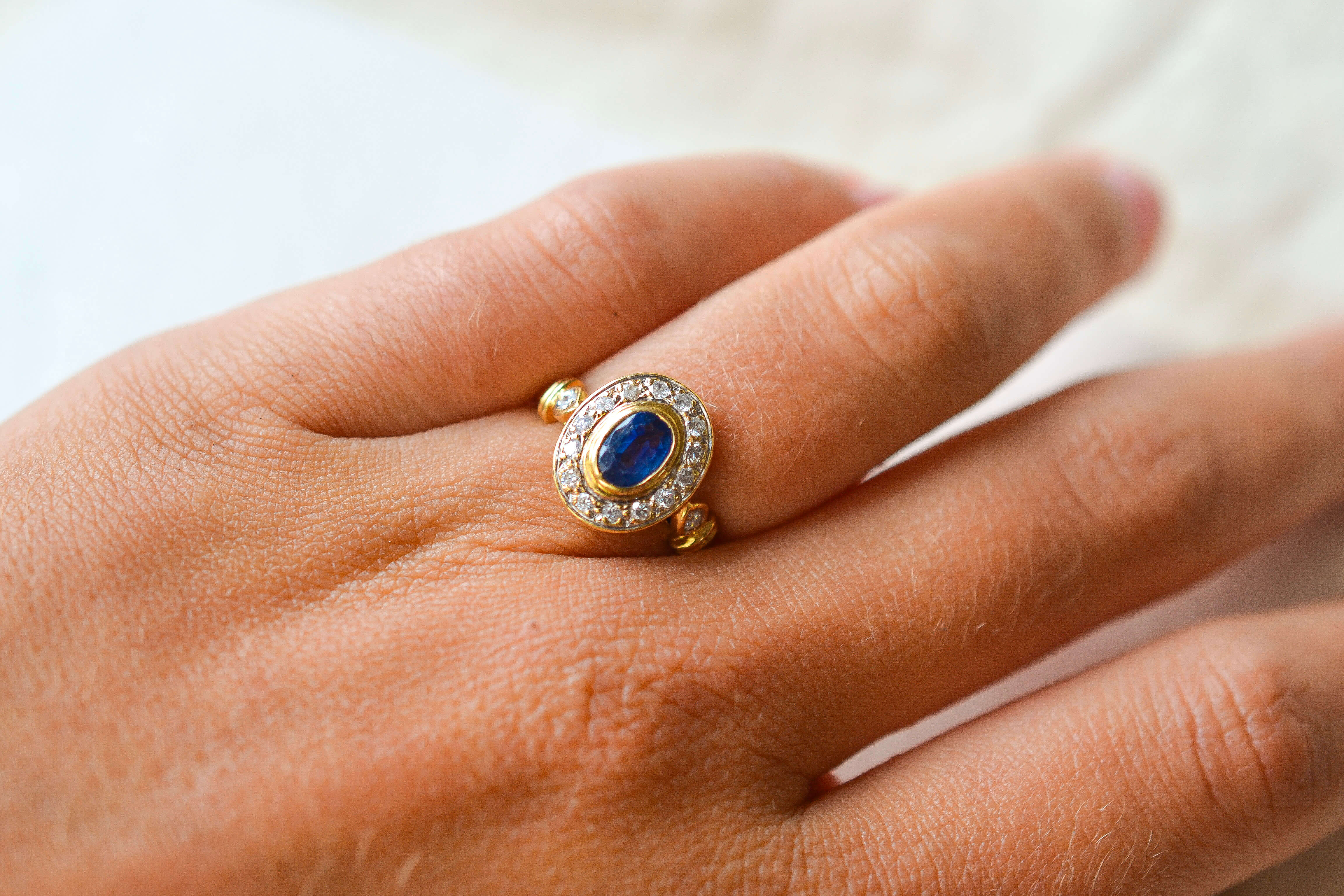 Bague Marguerite ovale Saphir et Diamants