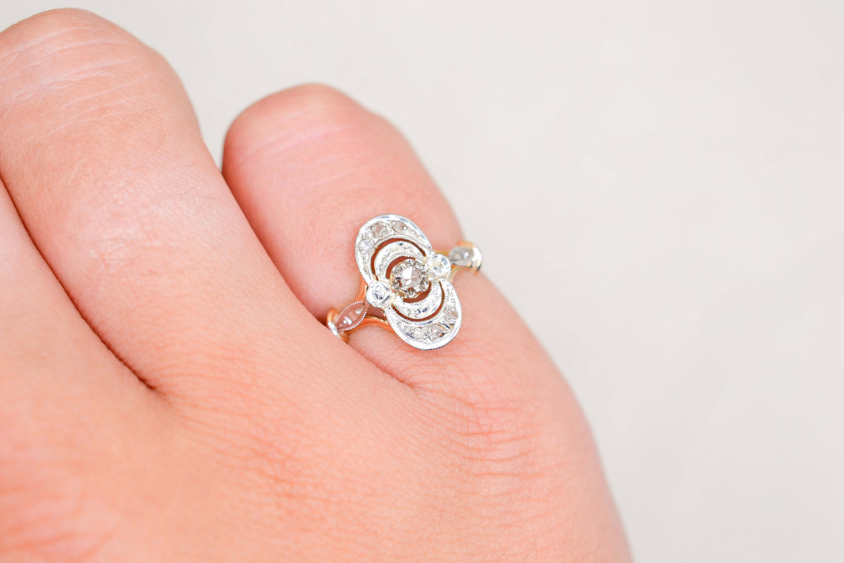 Bague médaillon ajourée Diamants