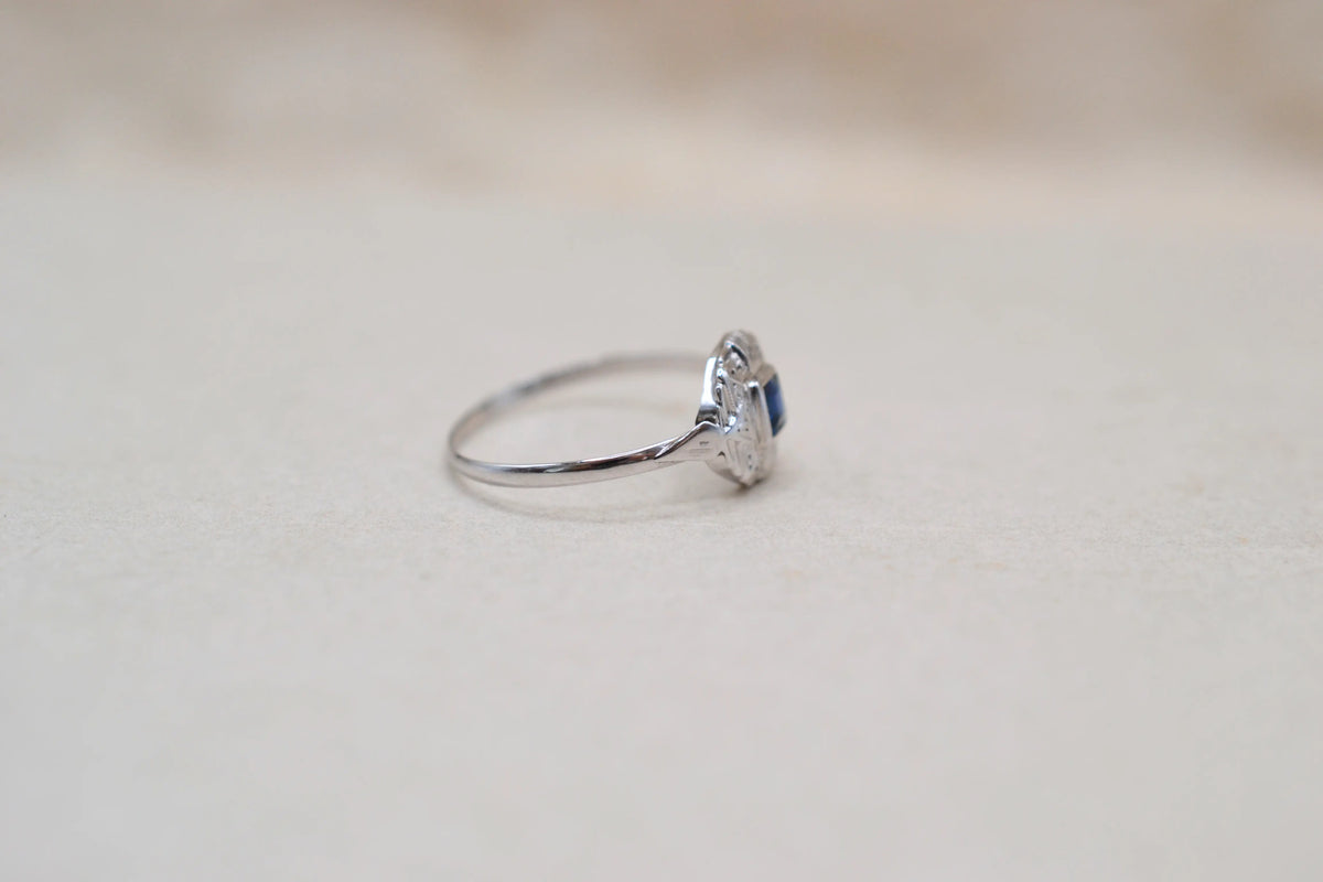 Bague Art Deco Saphir Or blanc