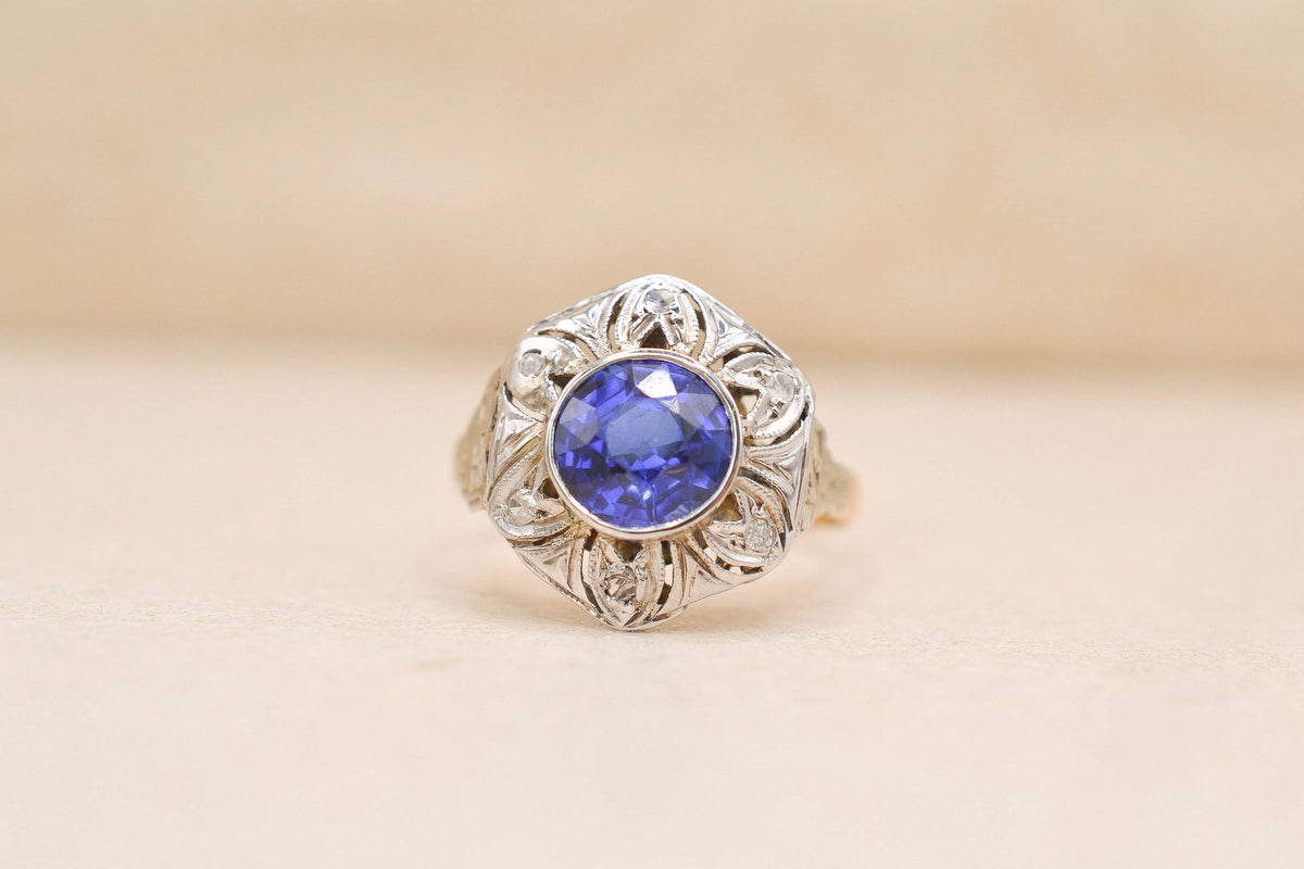 Bague Art Déco Saphir synthétique Diamants