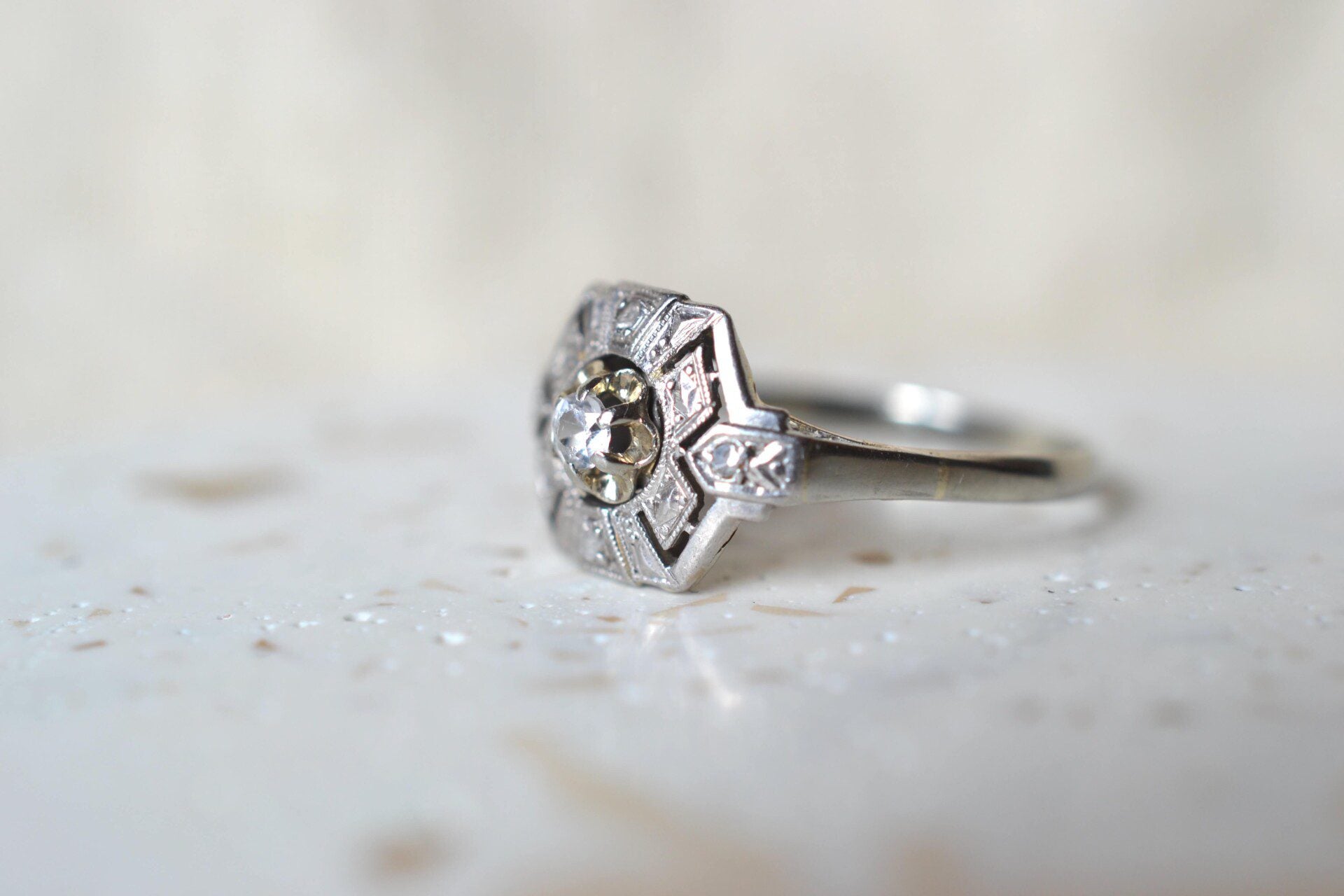 Bague Art Déco Diamant et Oxydes