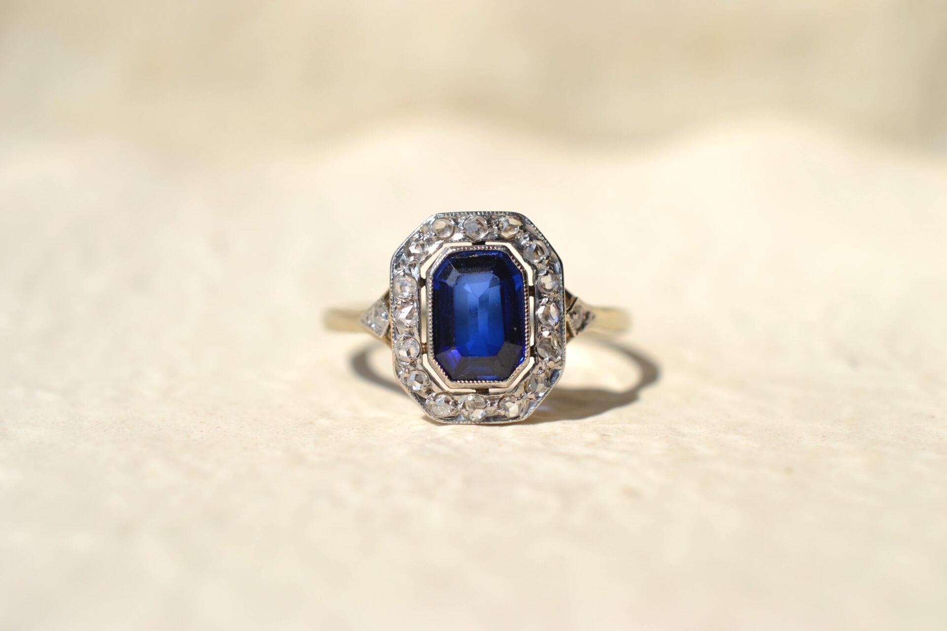 Bague octogonale Saphir de synthèse Diamants