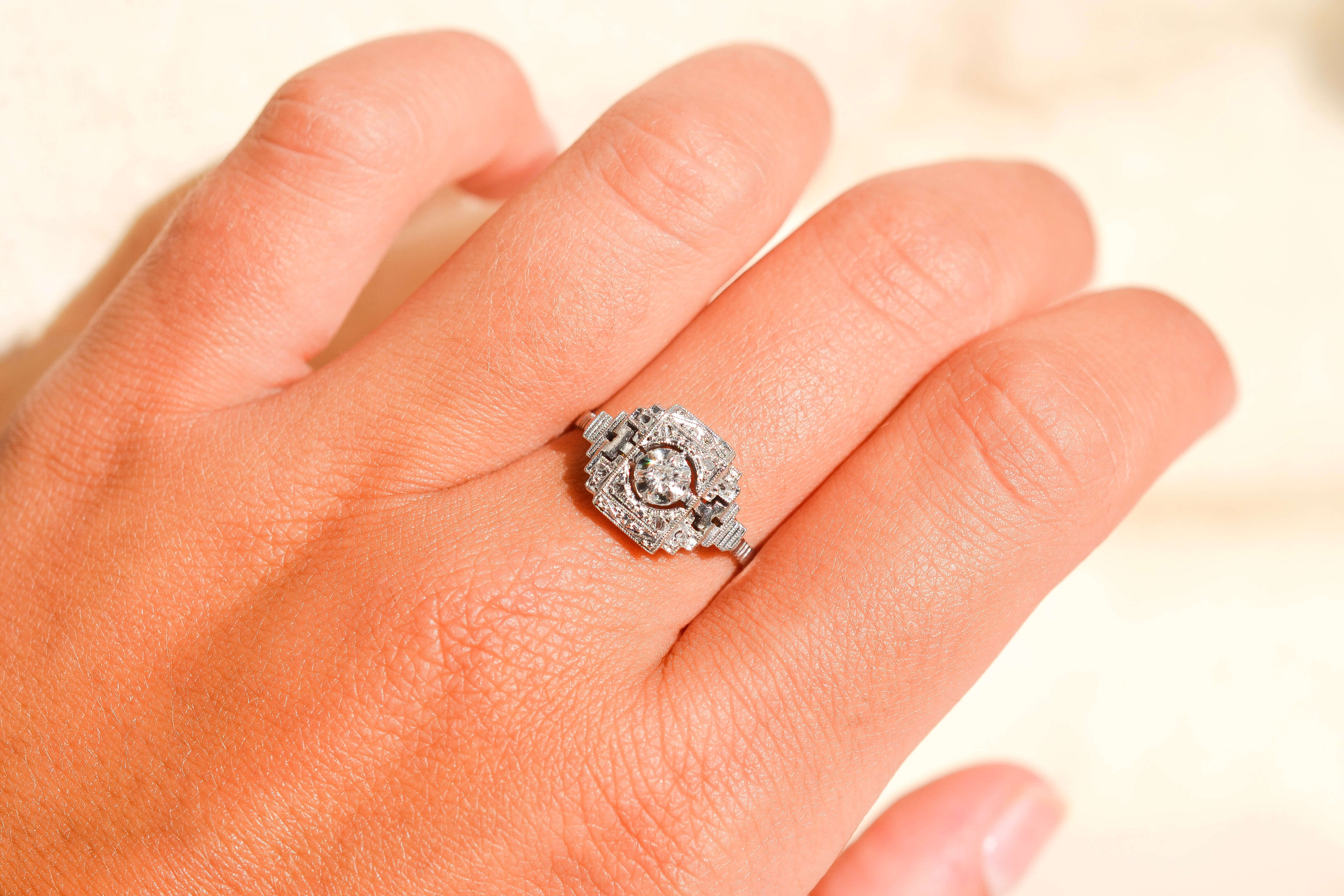 Bague Art Déco Plateau Architecture Diamant