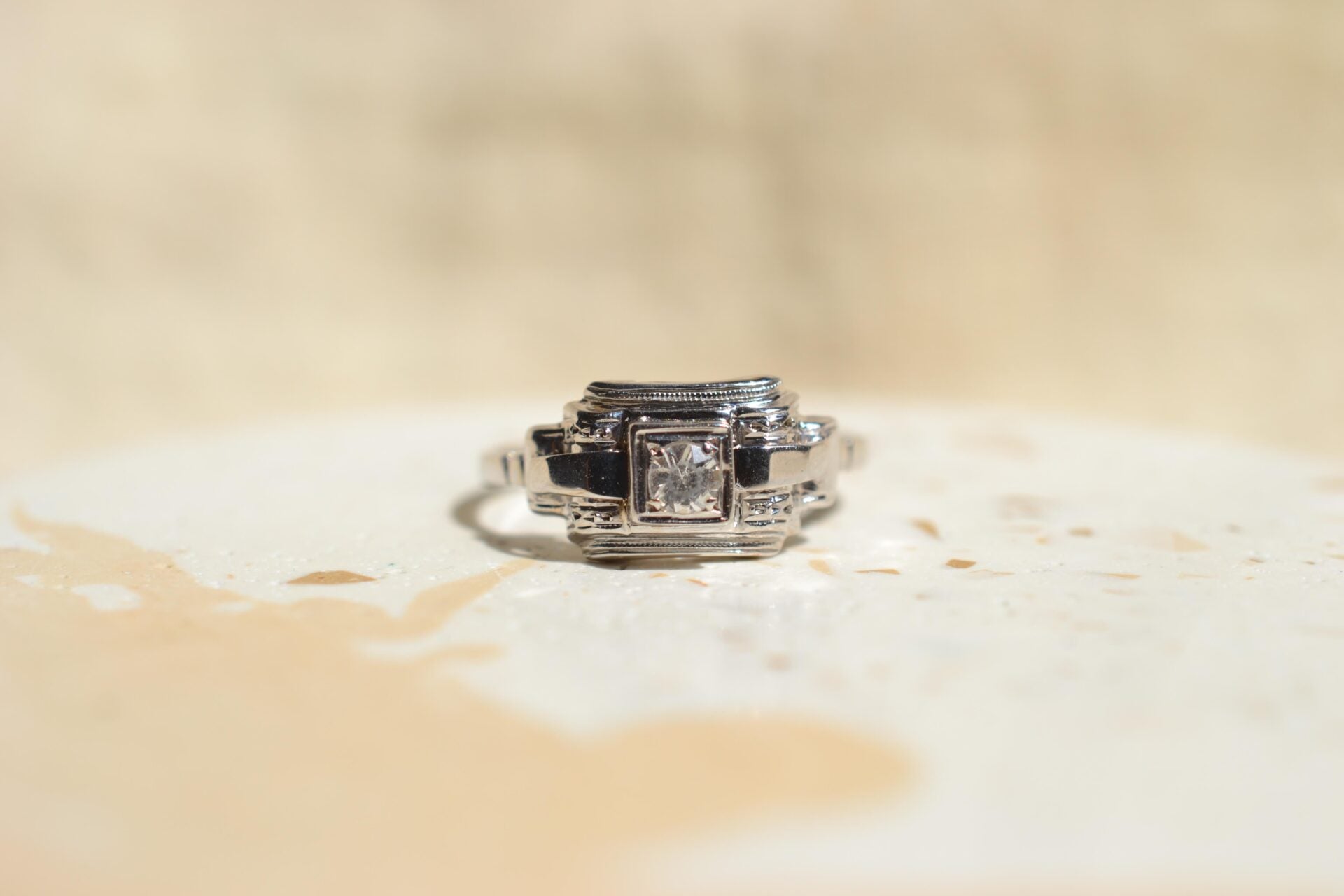 Bague Art Déco rétro moderniste oxyde monture carrée