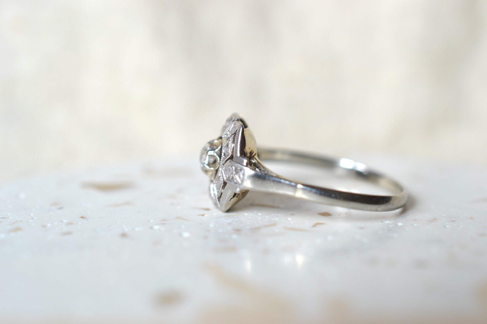 Bague Art Déco Diamant et Oxydes
