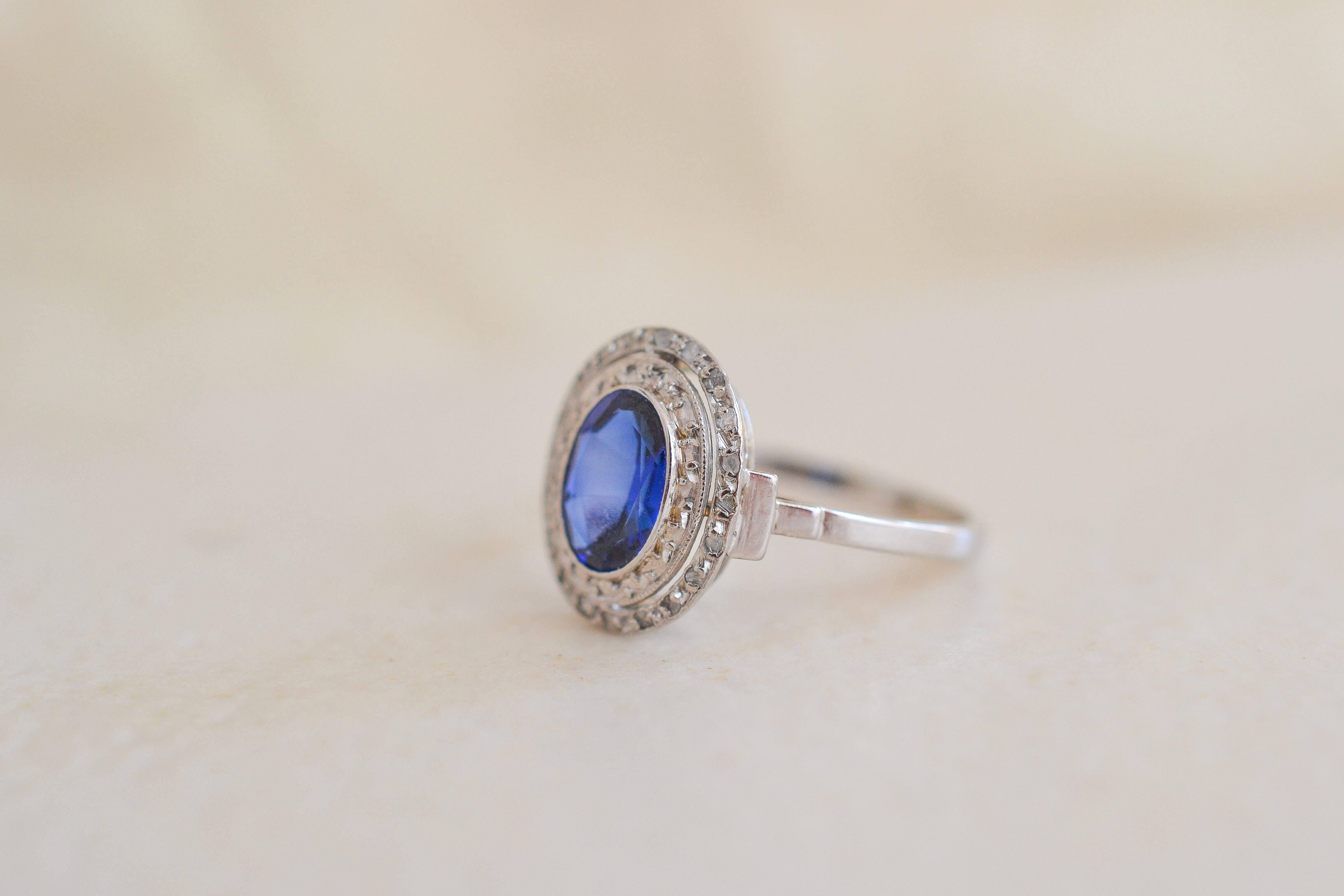 Bague Ovale Saphir et Diamants