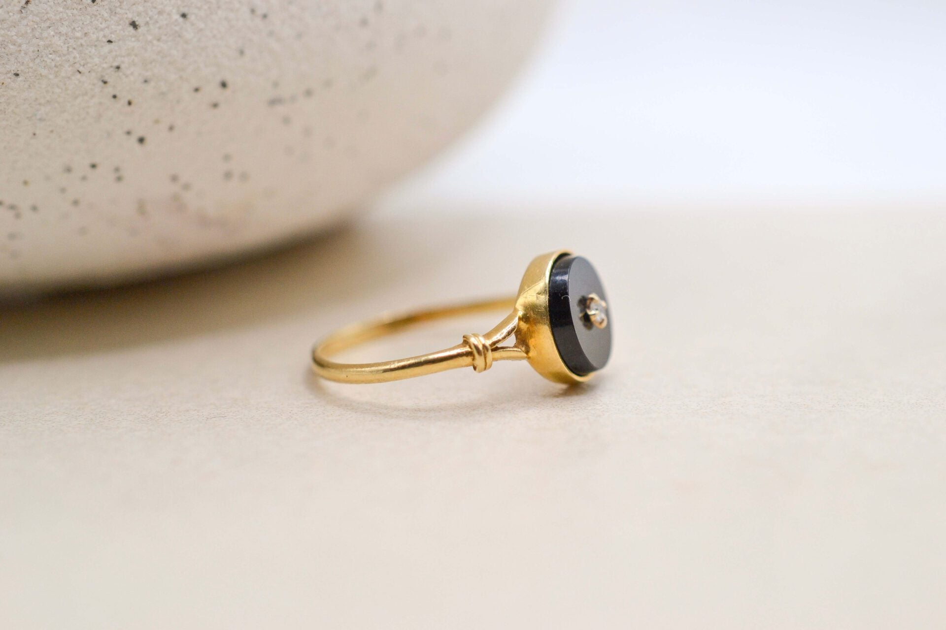Bague Ronde Onyx et Diamant