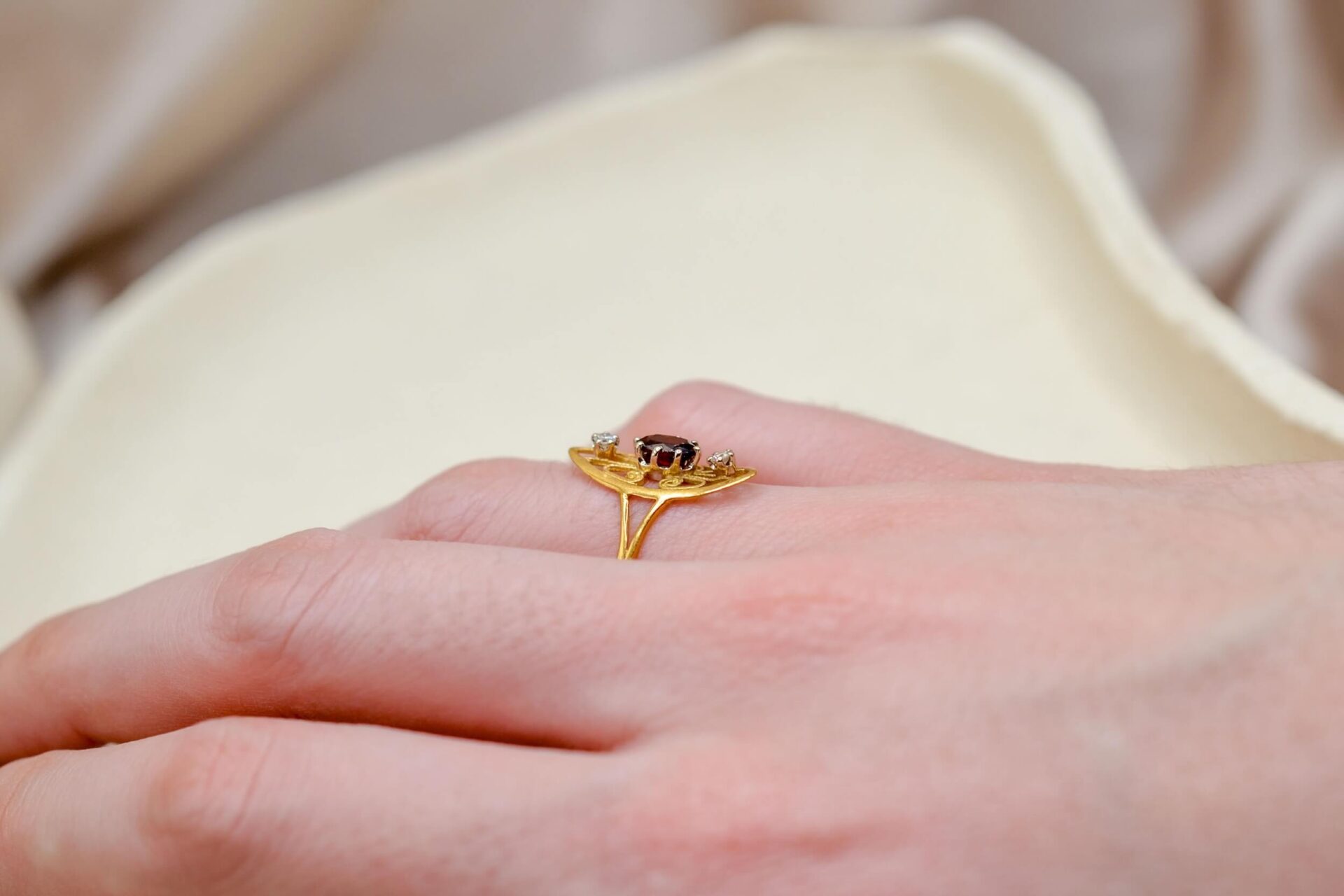 Bague Art Nouveau Grenat Diamant