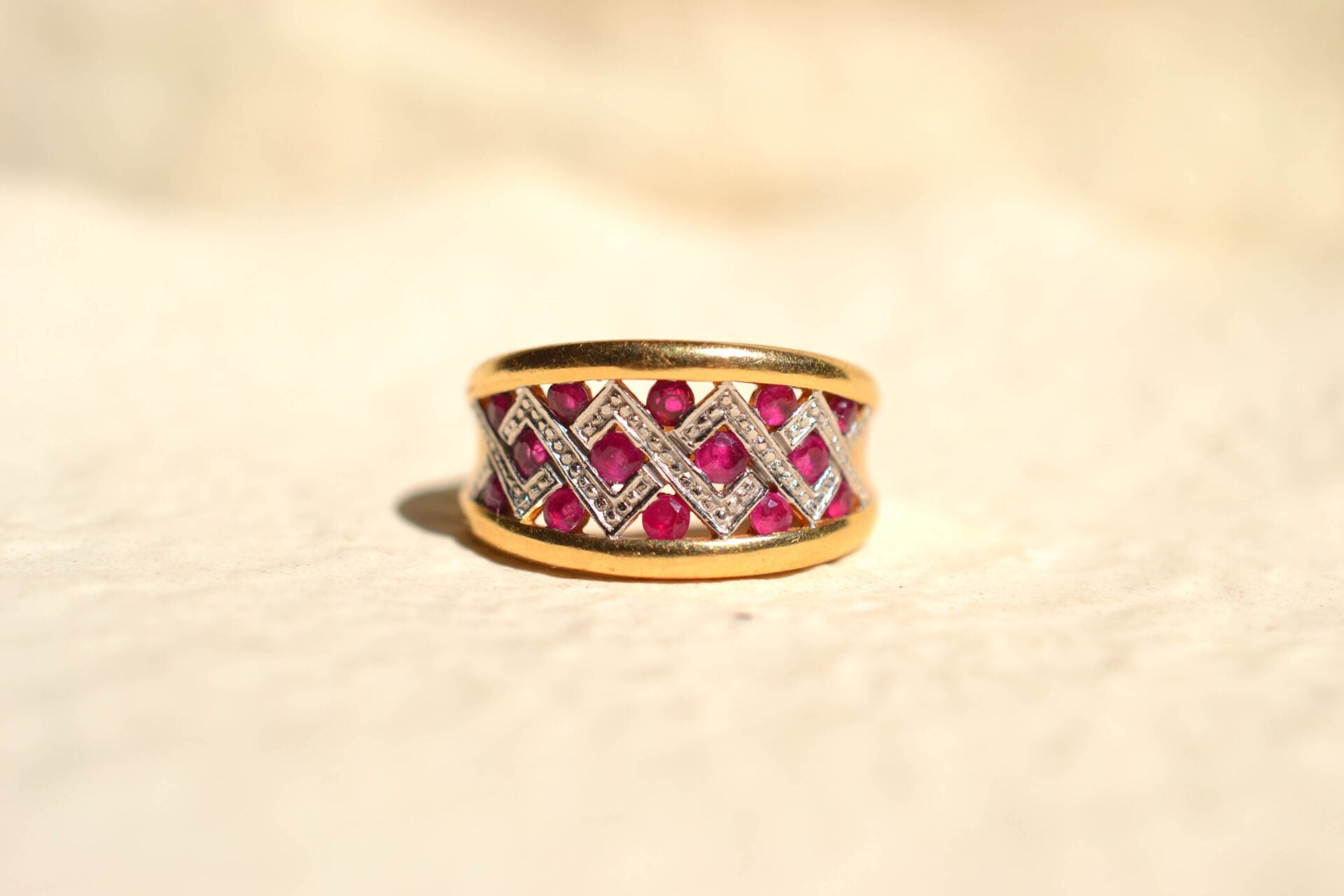 Bague bandeau damier Rubis et Or blanc