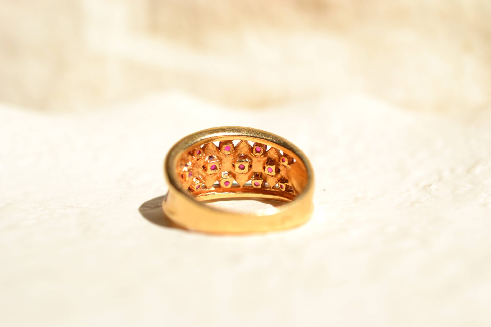 Bague bandeau damier Rubis et Or blanc