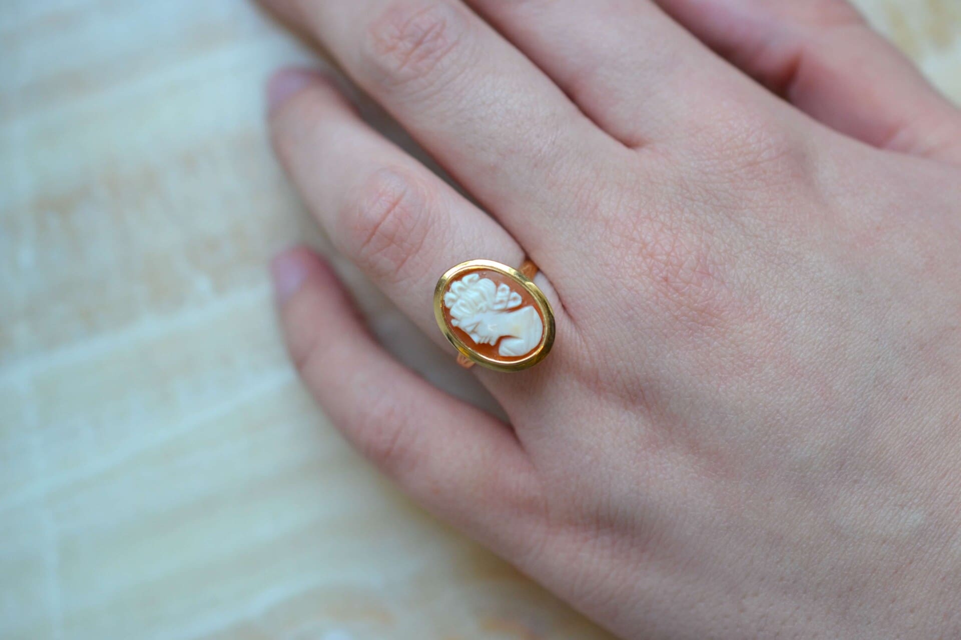 Bague Camée monture ajourée