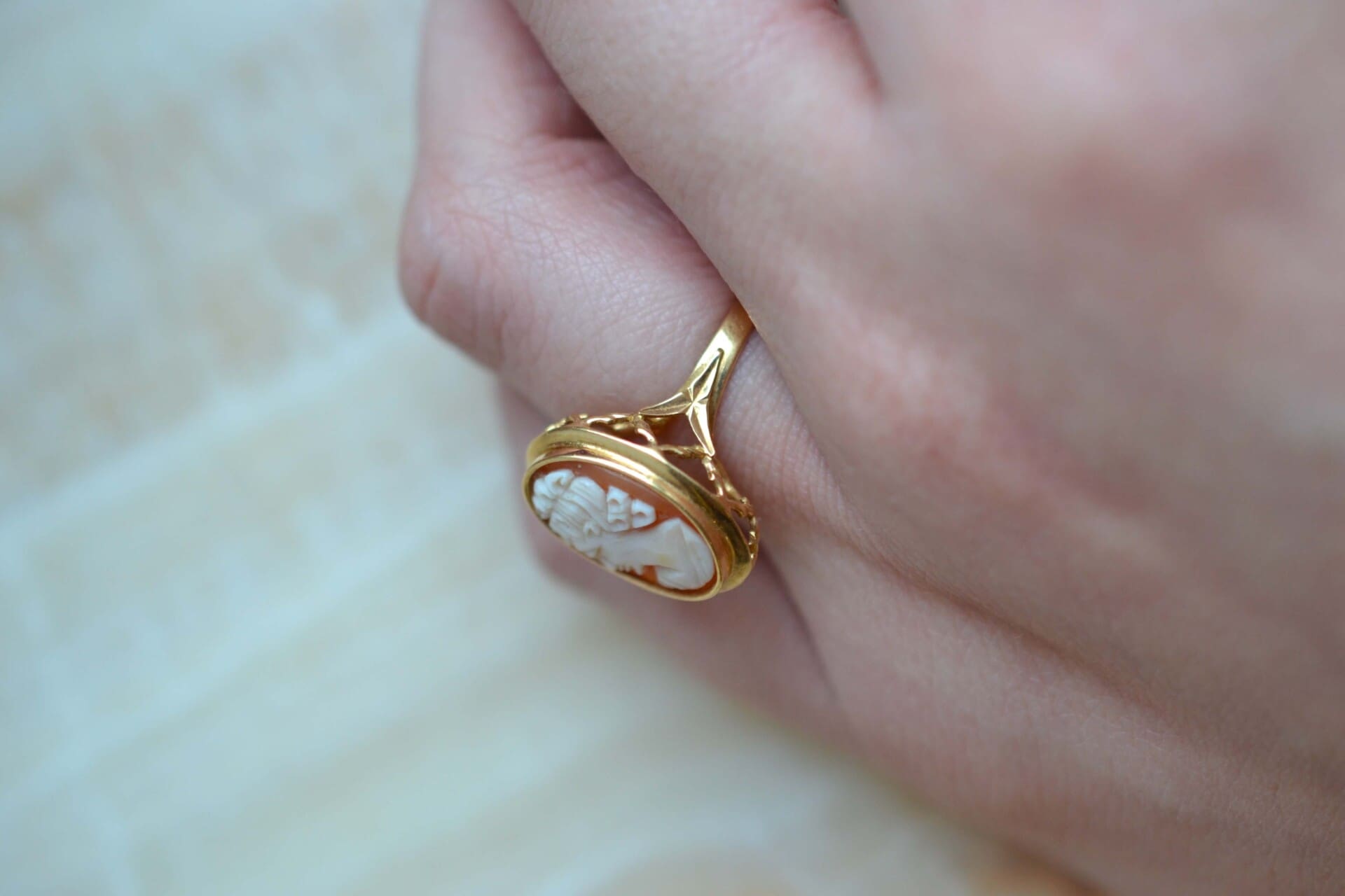Bague Camée monture ajourée