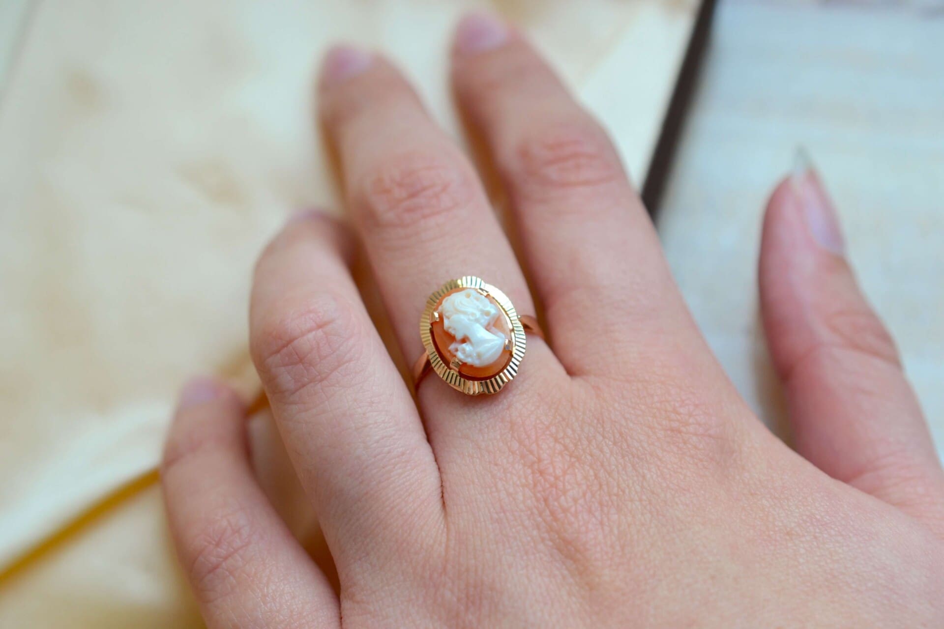 Bague Camée décor strié