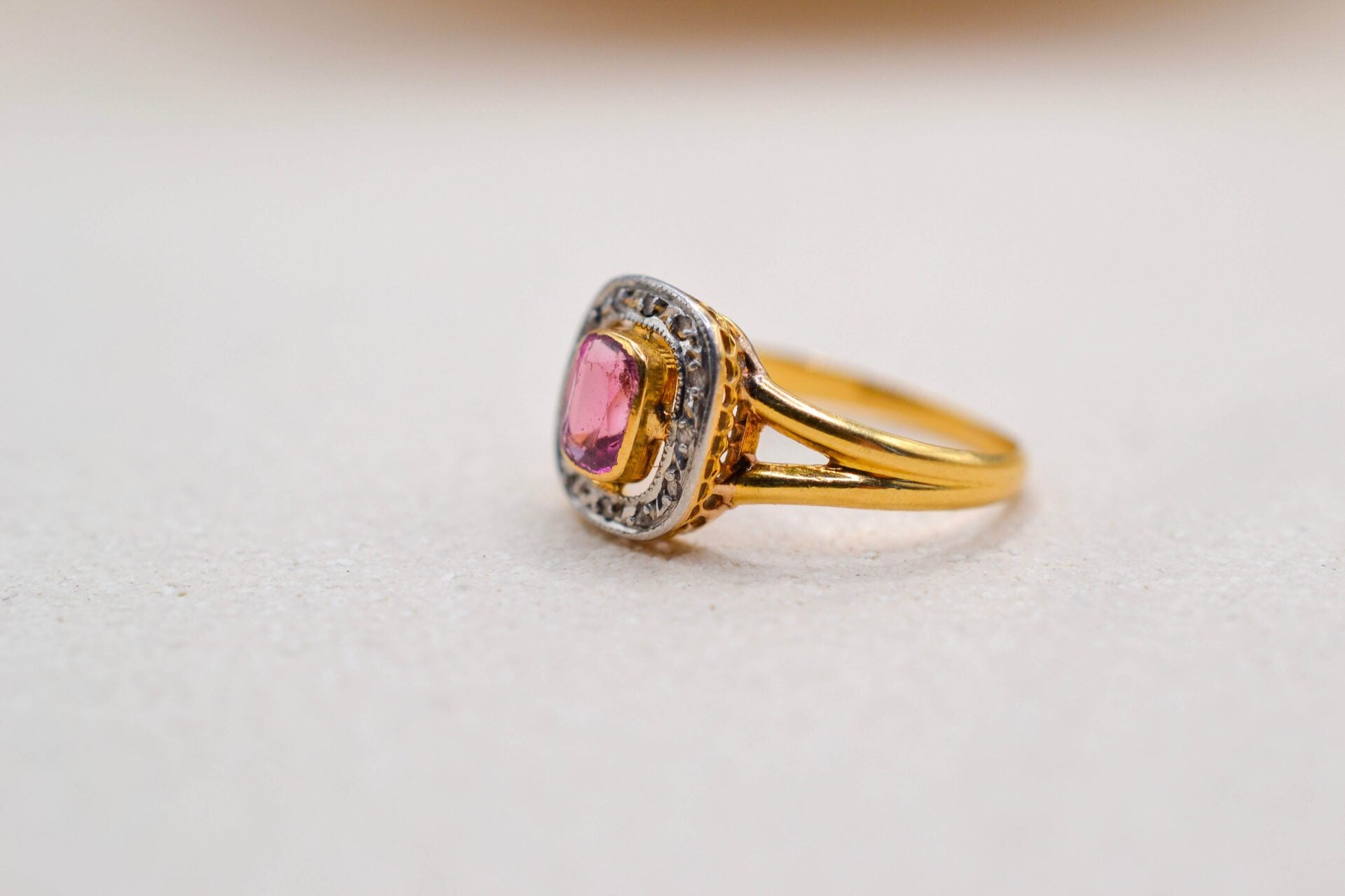 Bague carrée Doublet Grenat Verre