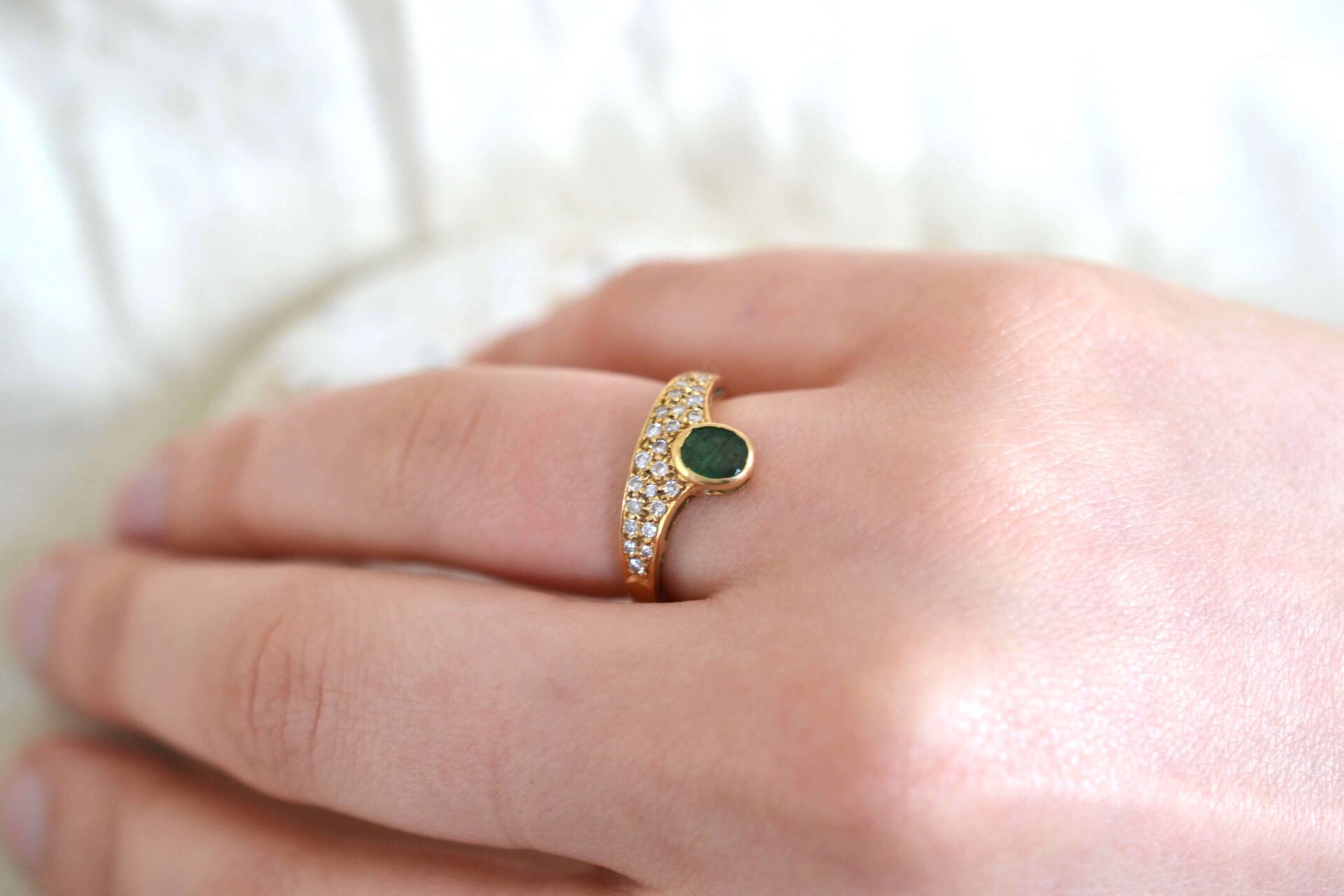 Bague Émeraude Diamants forme paon