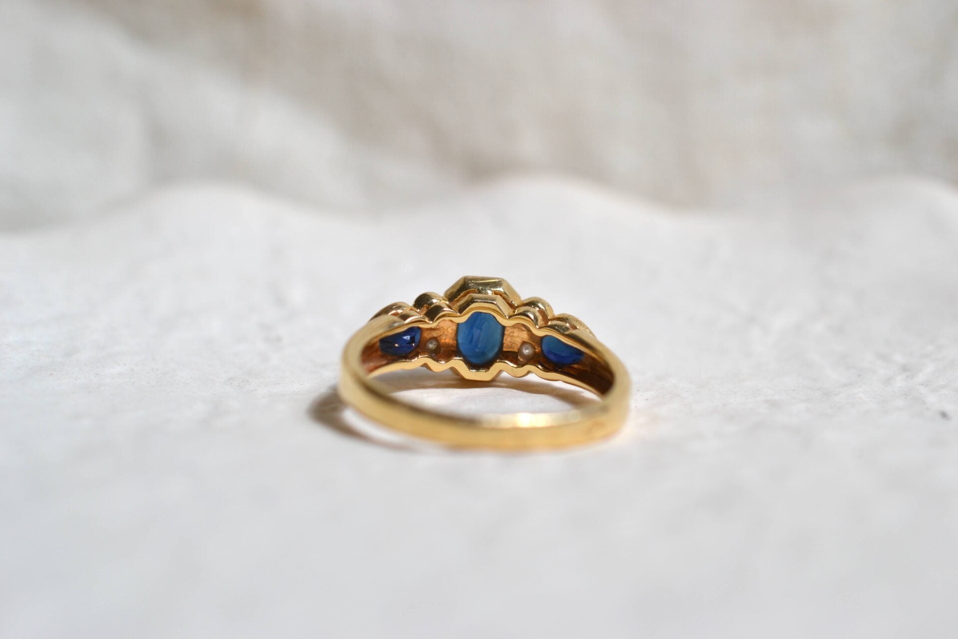 Bague style jarretière Saphir rectangulaire Diamants