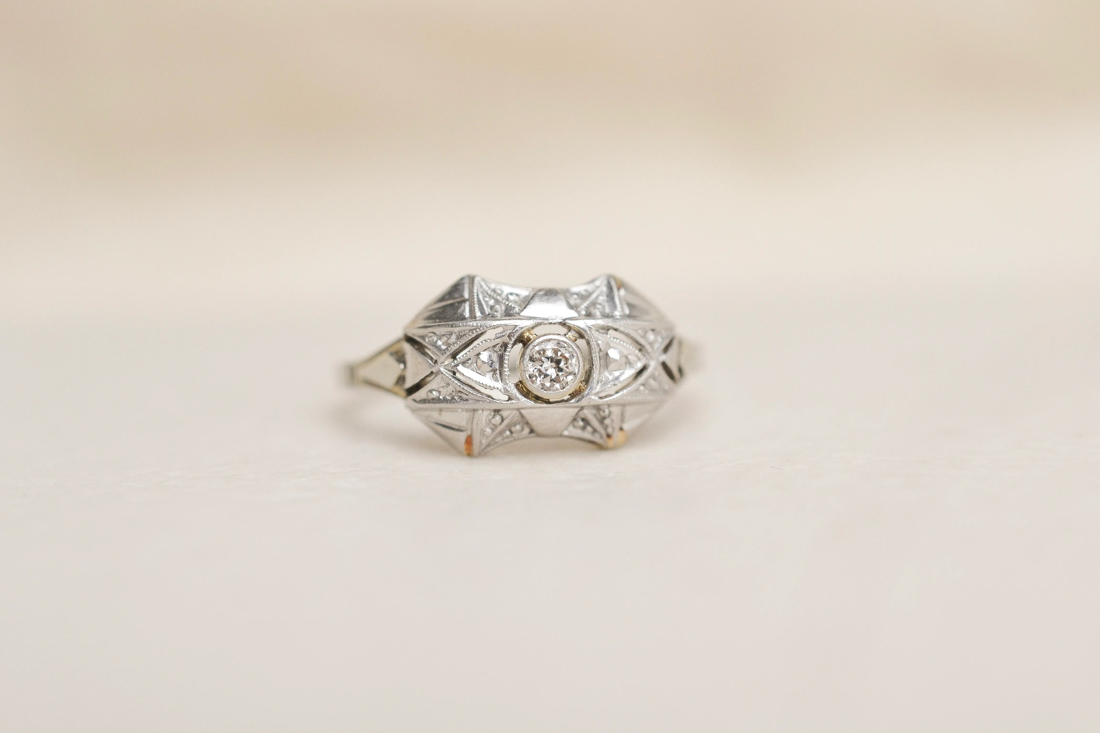 Bague Art Déco Diamant serti clos