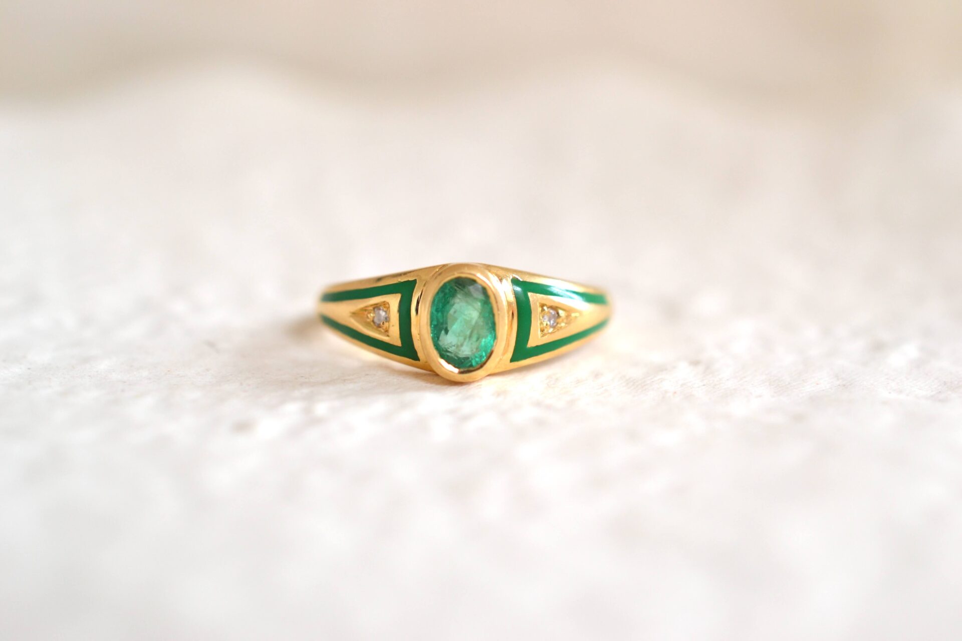 Bague Émeraude émail et Diamants