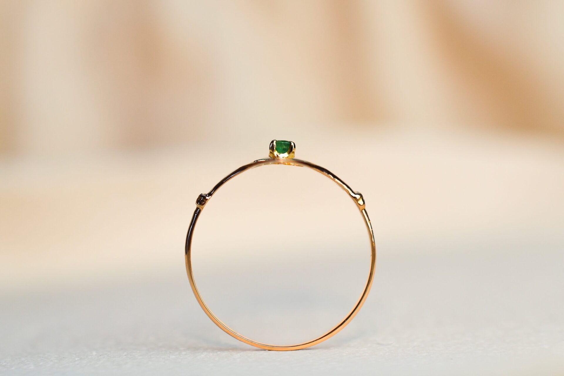 Bague navette ajourée Emeraude