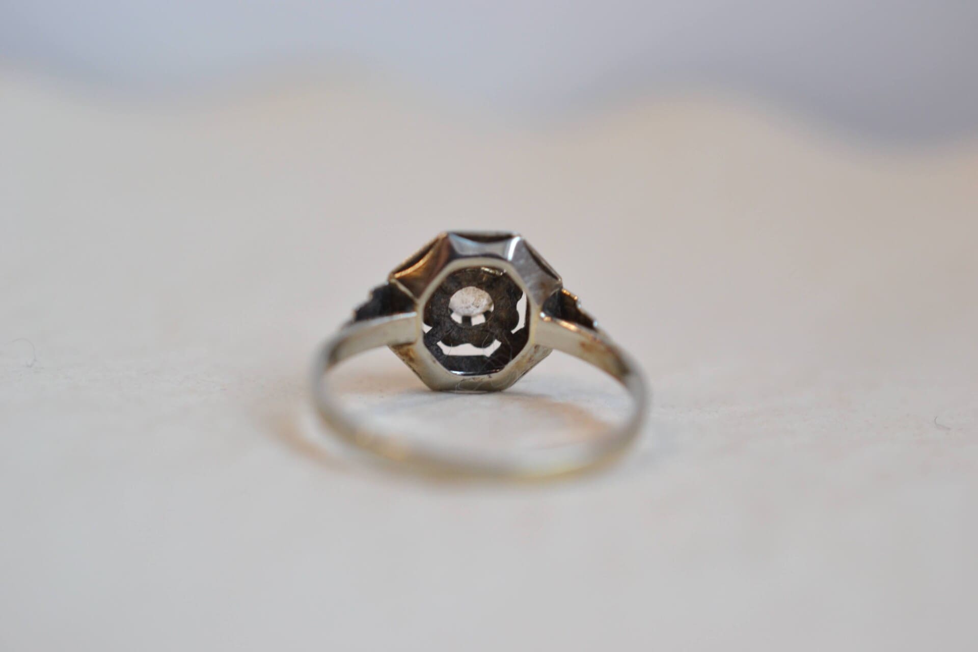 Bague fleur monture octogonale
