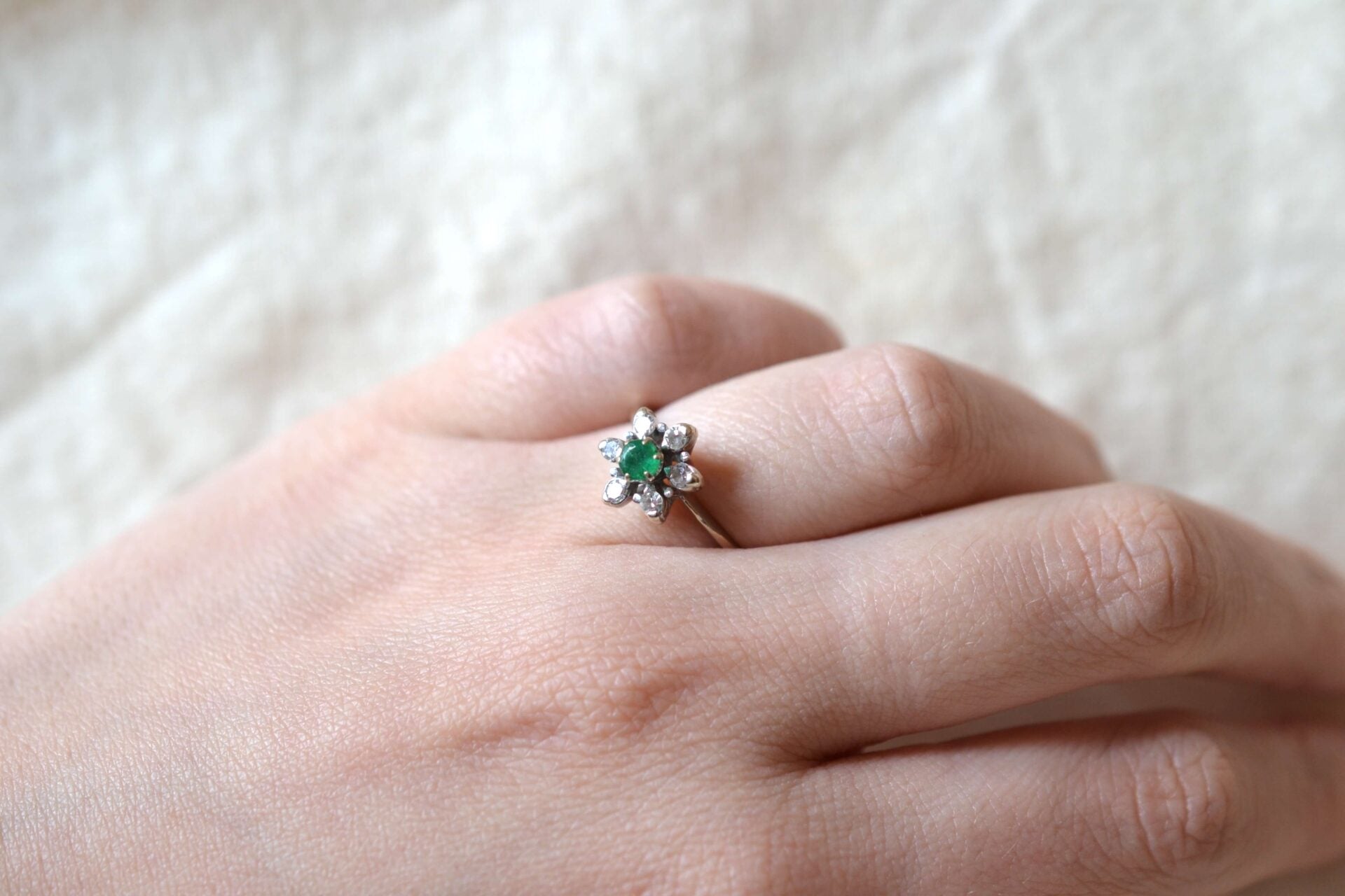 Marguerite Émeraude Diamants