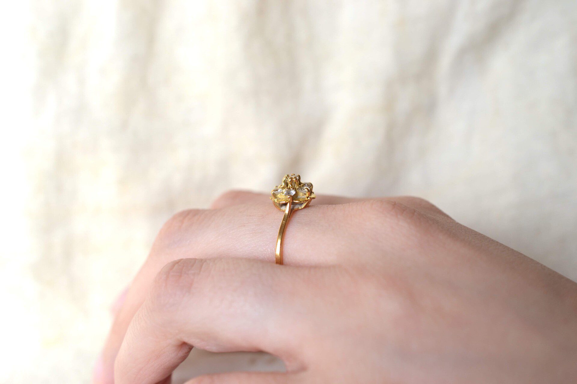 Bague fleur striée Oxydes