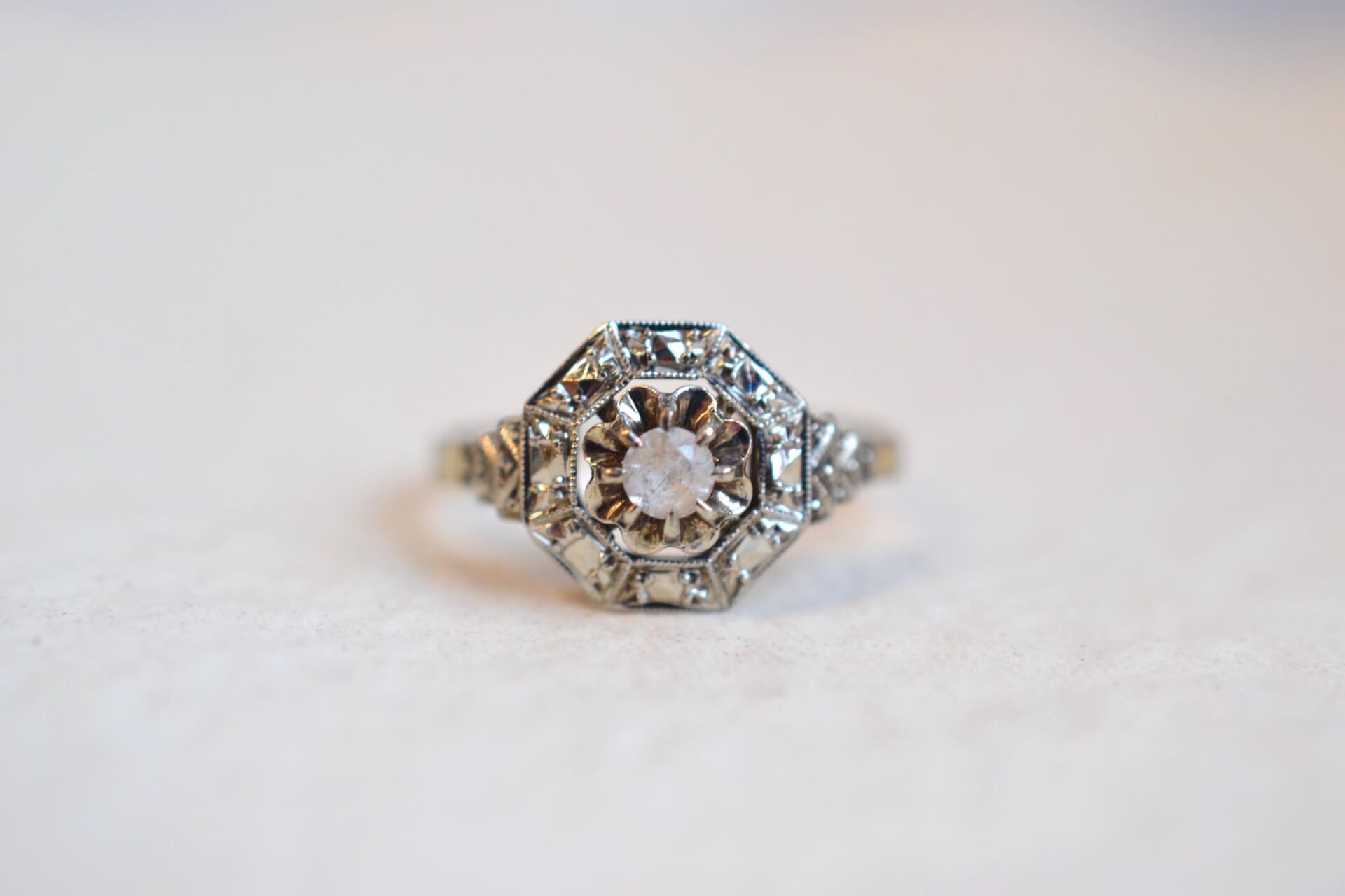 Bague fleur monture octogonale