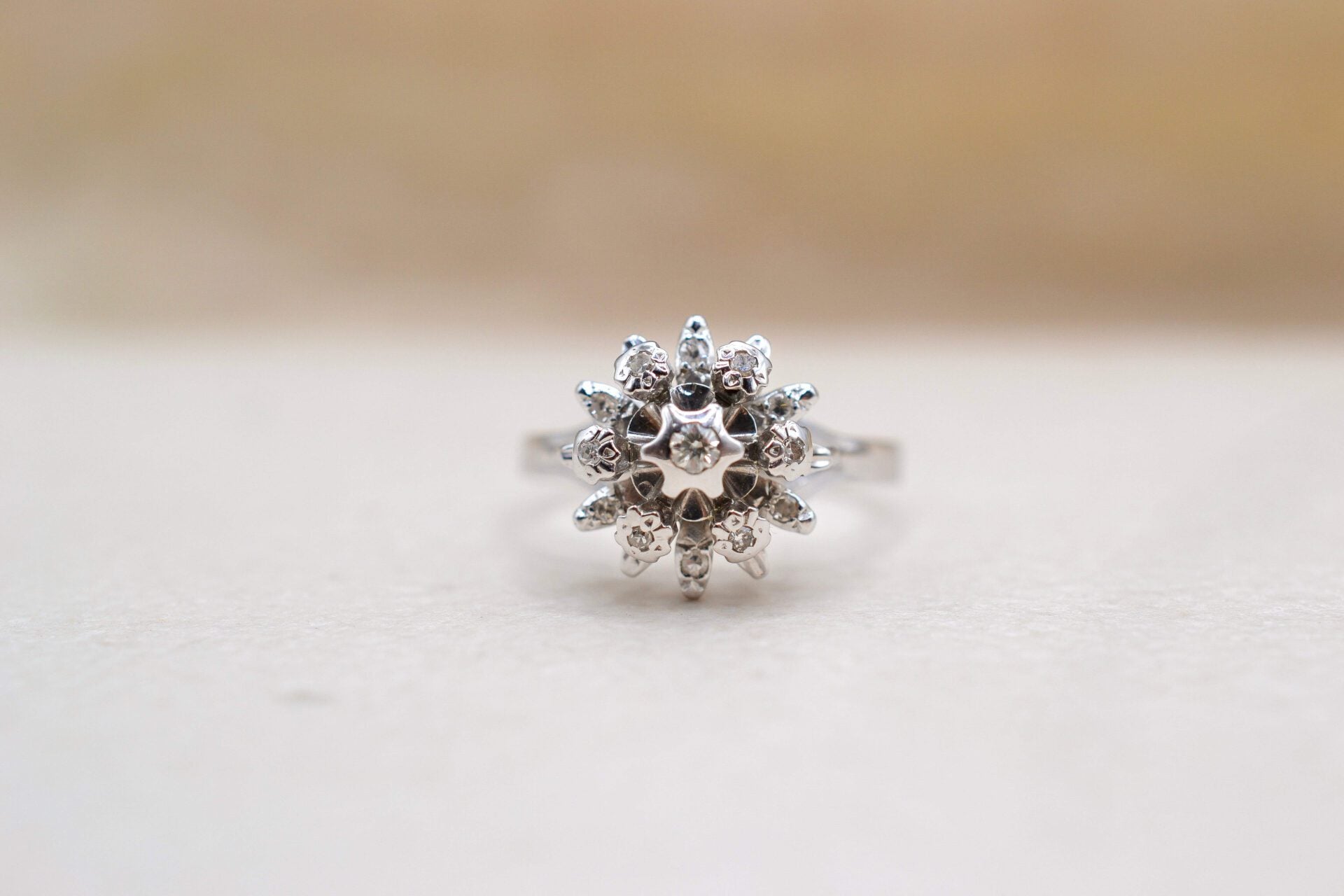 Bague florale Or blanc Diamants