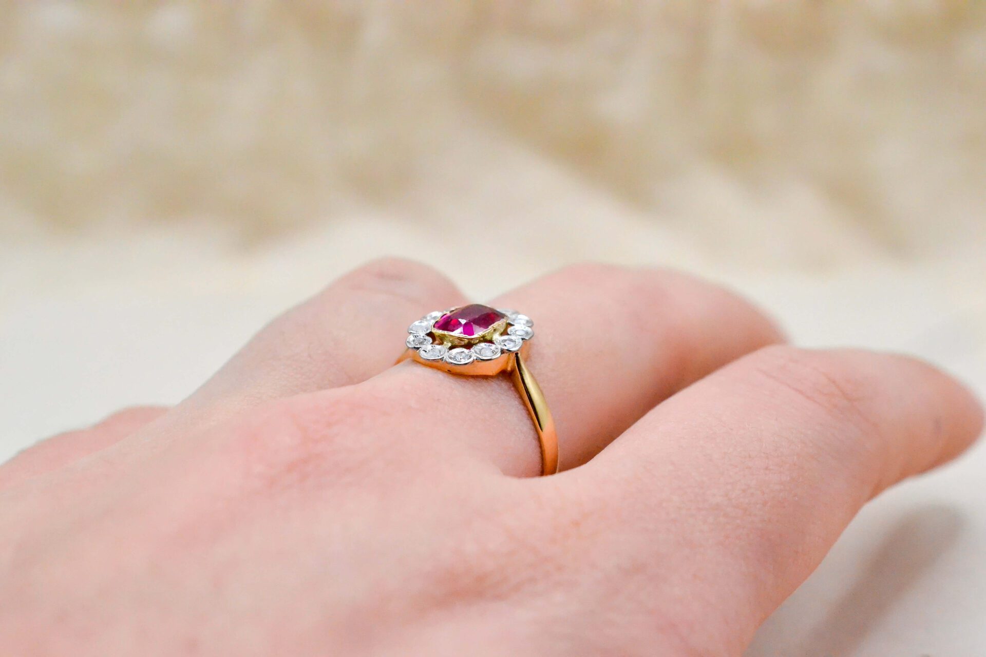 Bague fleur Pierre rose