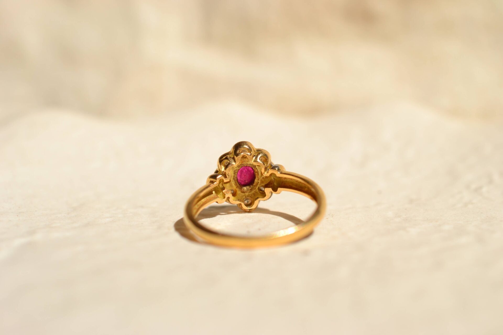 Bague fleur Rubis et Moissanites