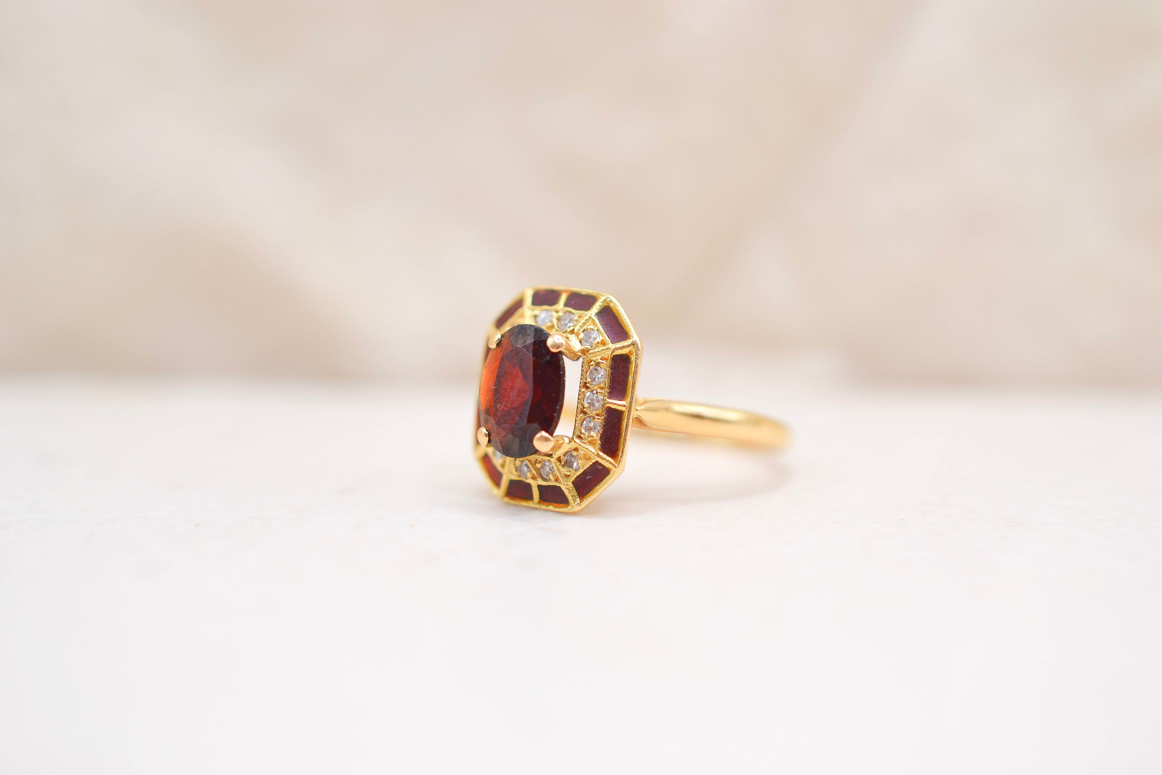 Bague Art Déco Diamants, Grenat et émail