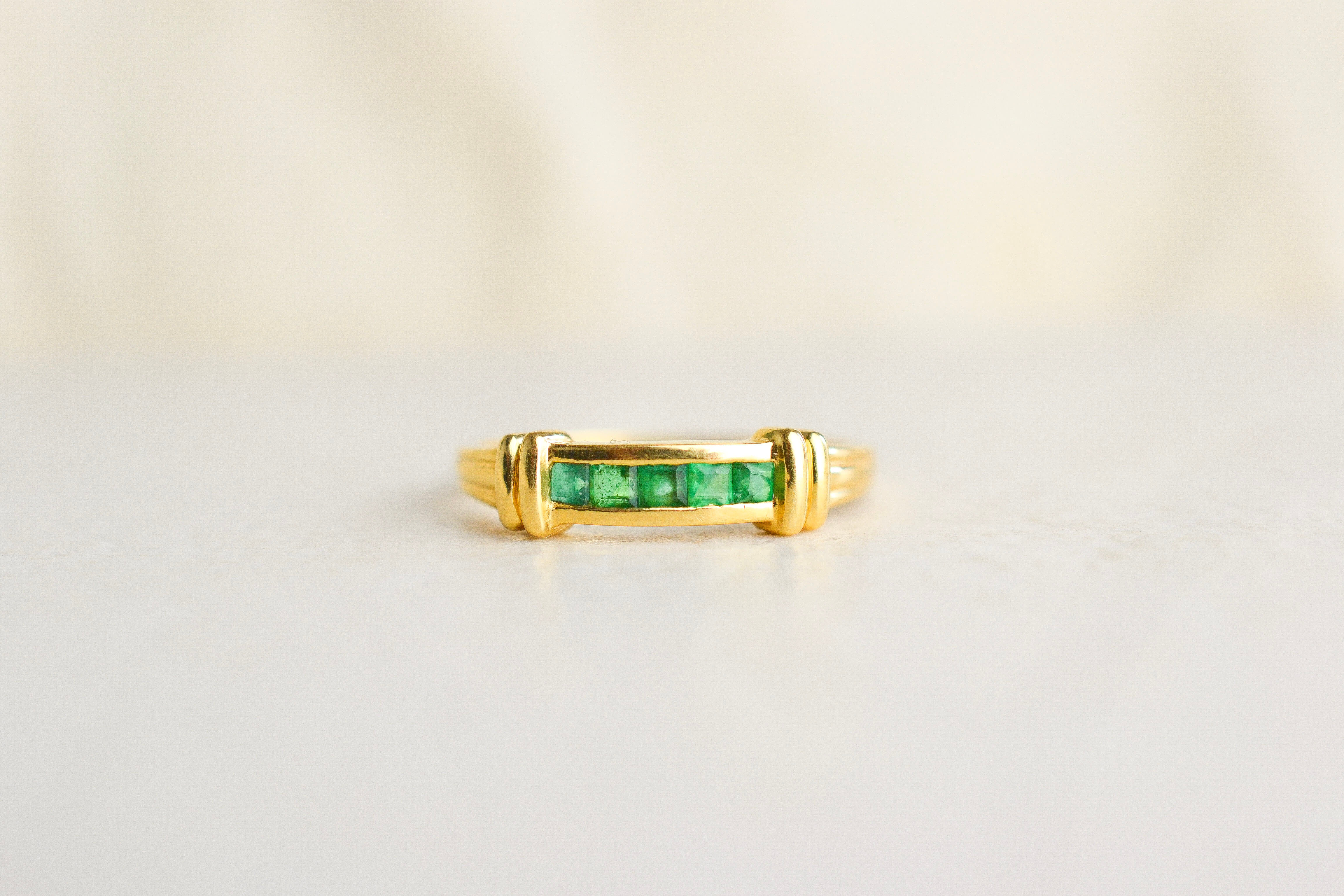 Bague jarretière Emeraude