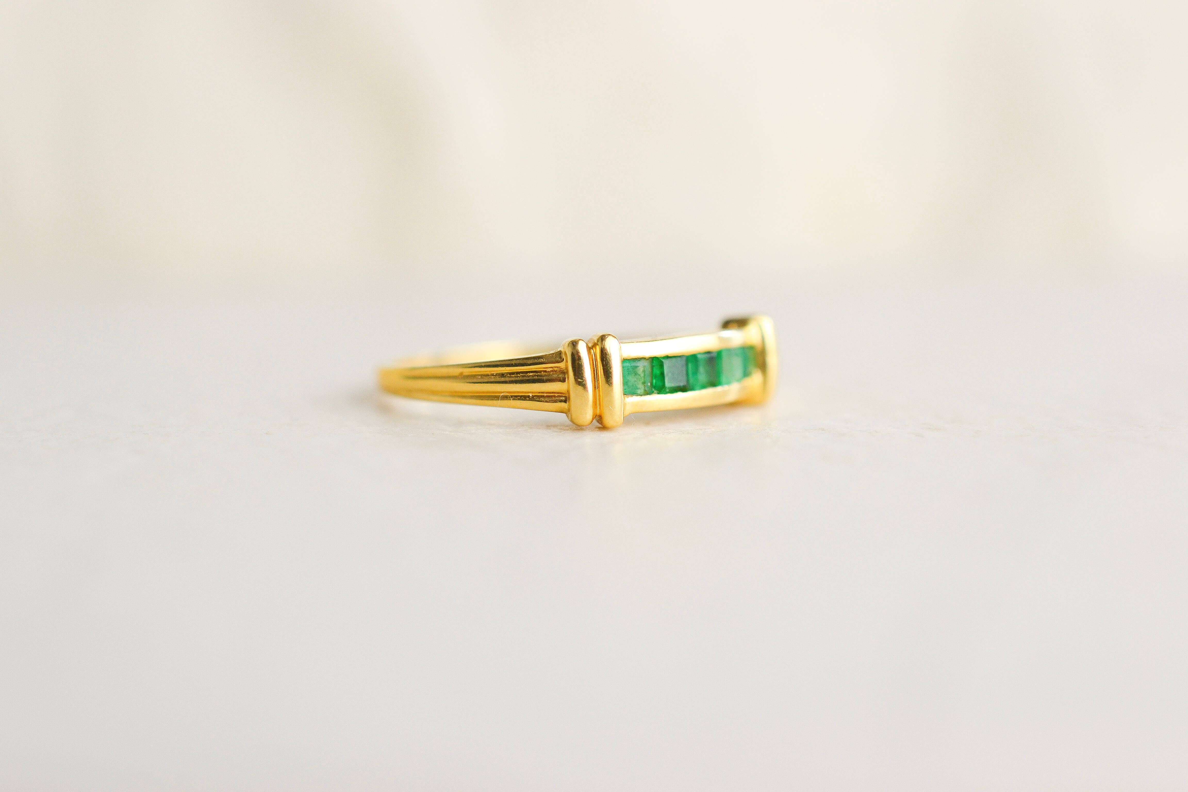 Bague jarretière Emeraude