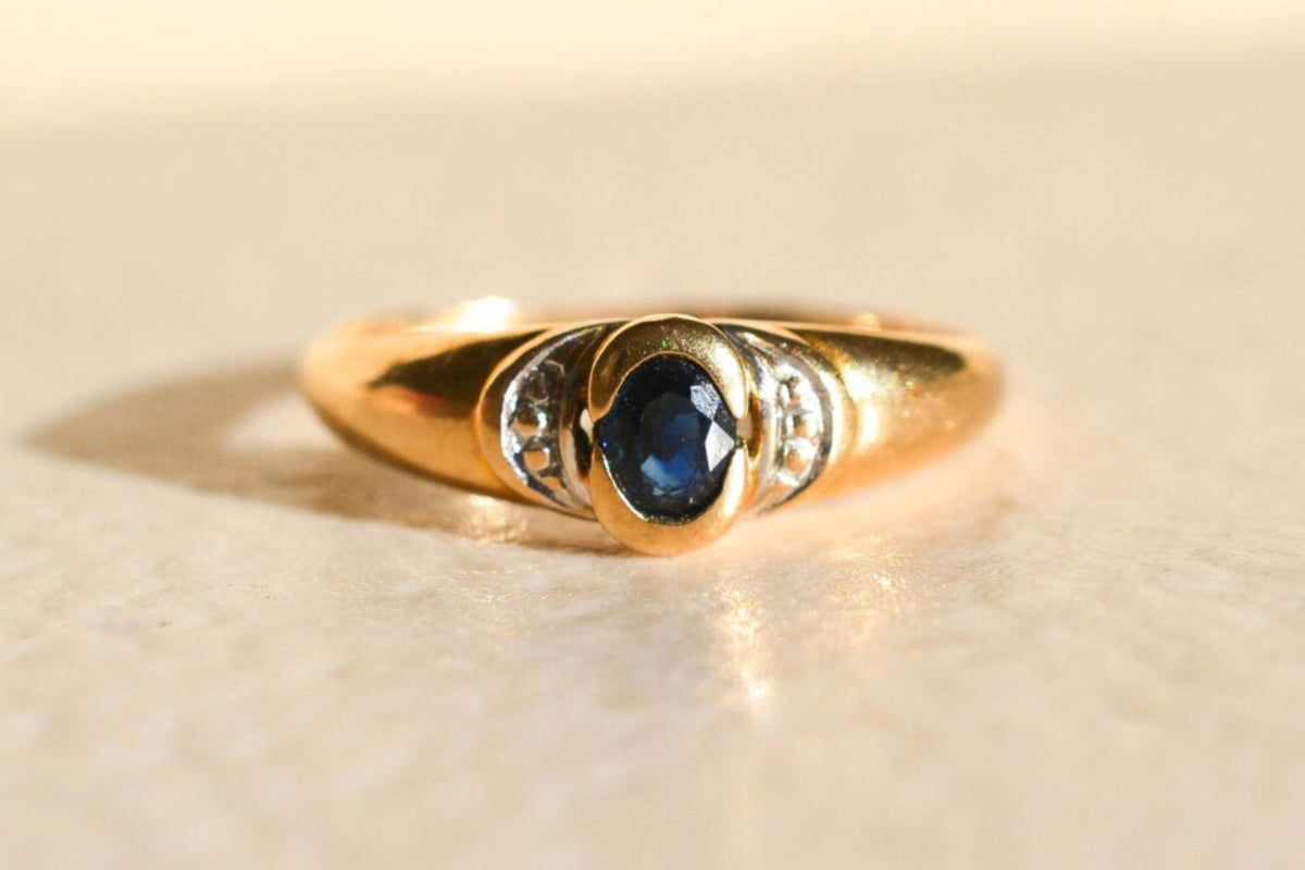 Bague jonc Or jaune Saphir