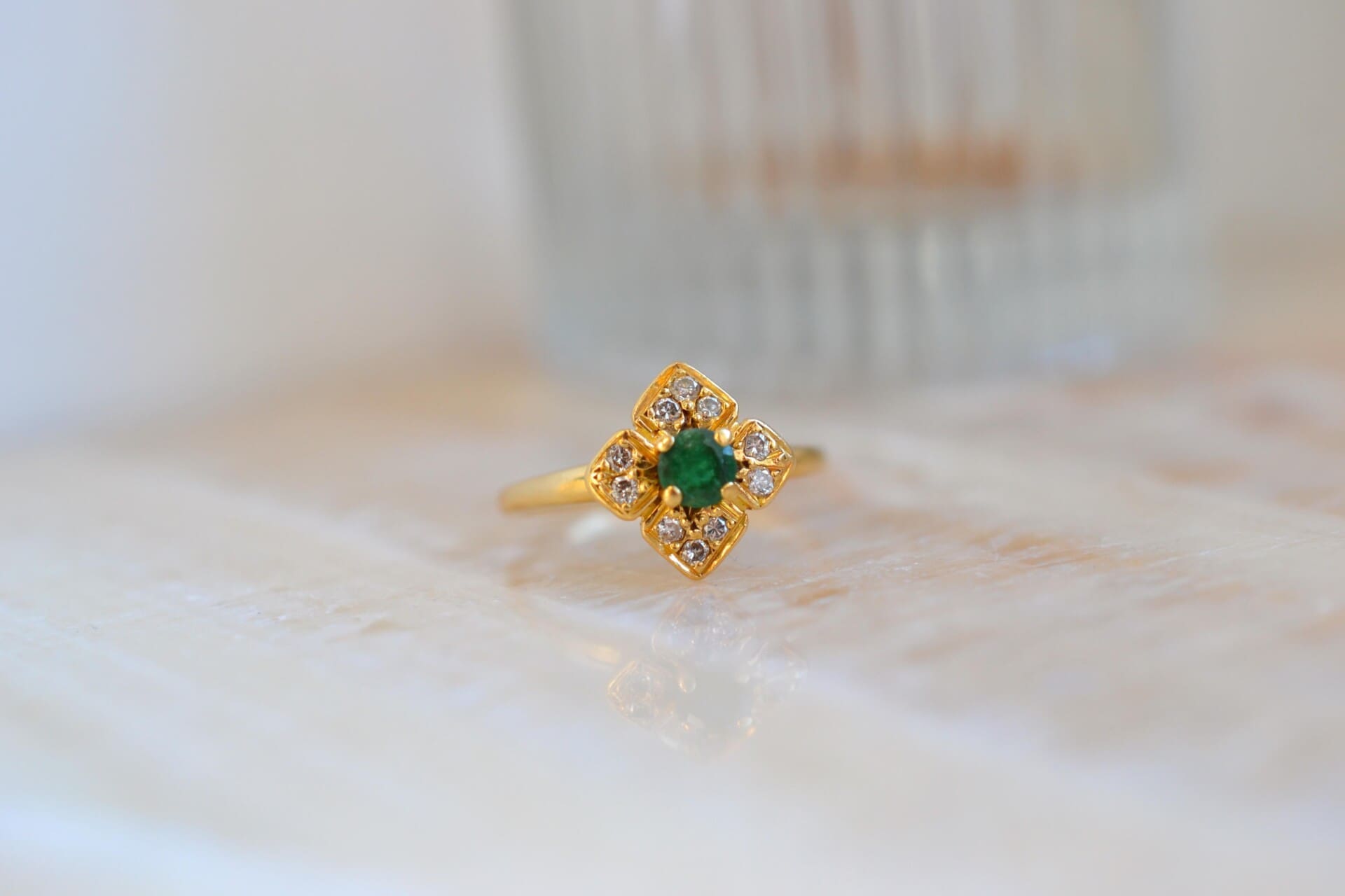 Bague losange Émeraude et Diamants