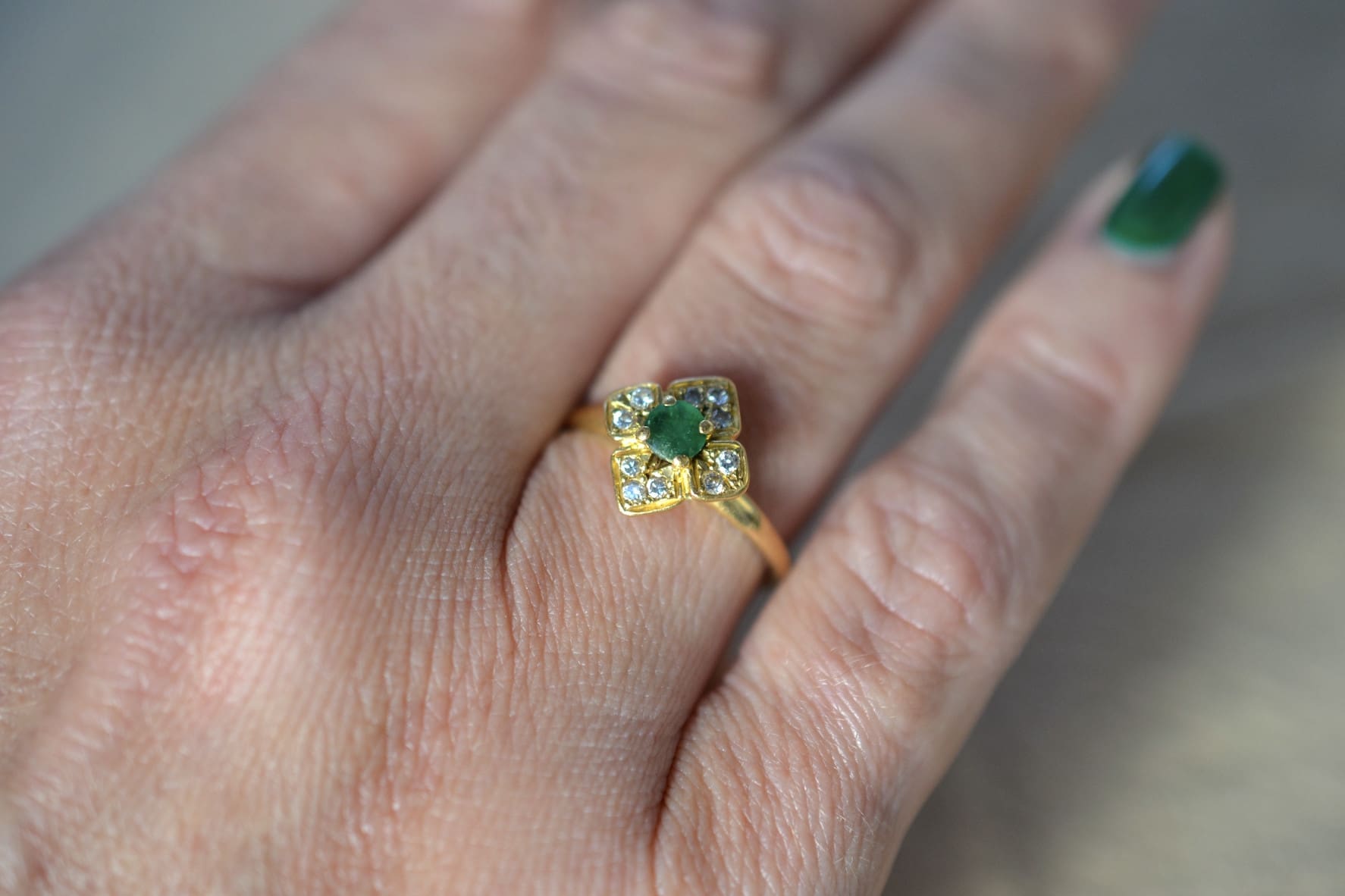 Bague losange Émeraude et Diamants
